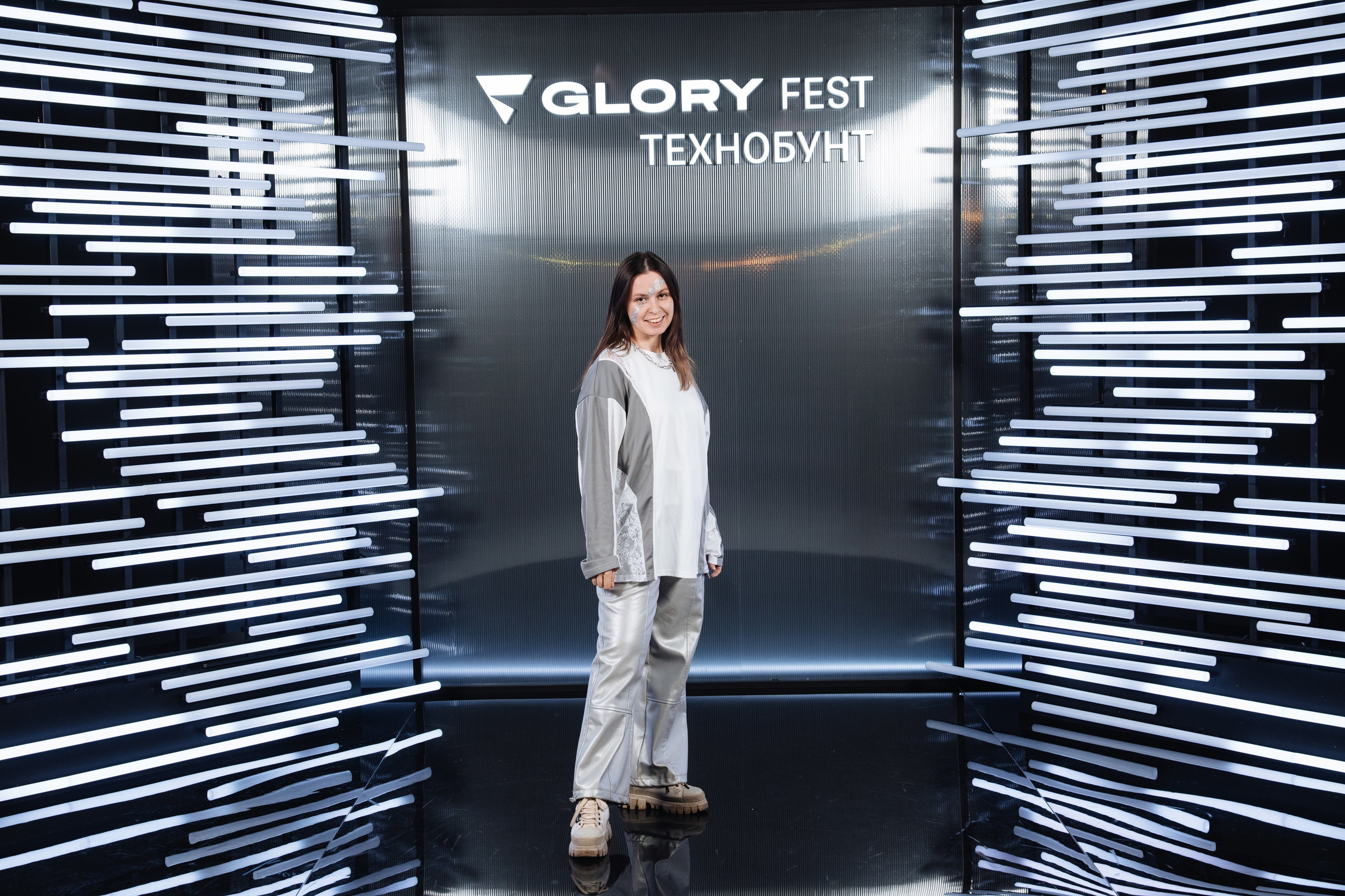 Glory 2025. Рекламный фотограф Москва — рекламная и бренд-съёмка | Polyakov