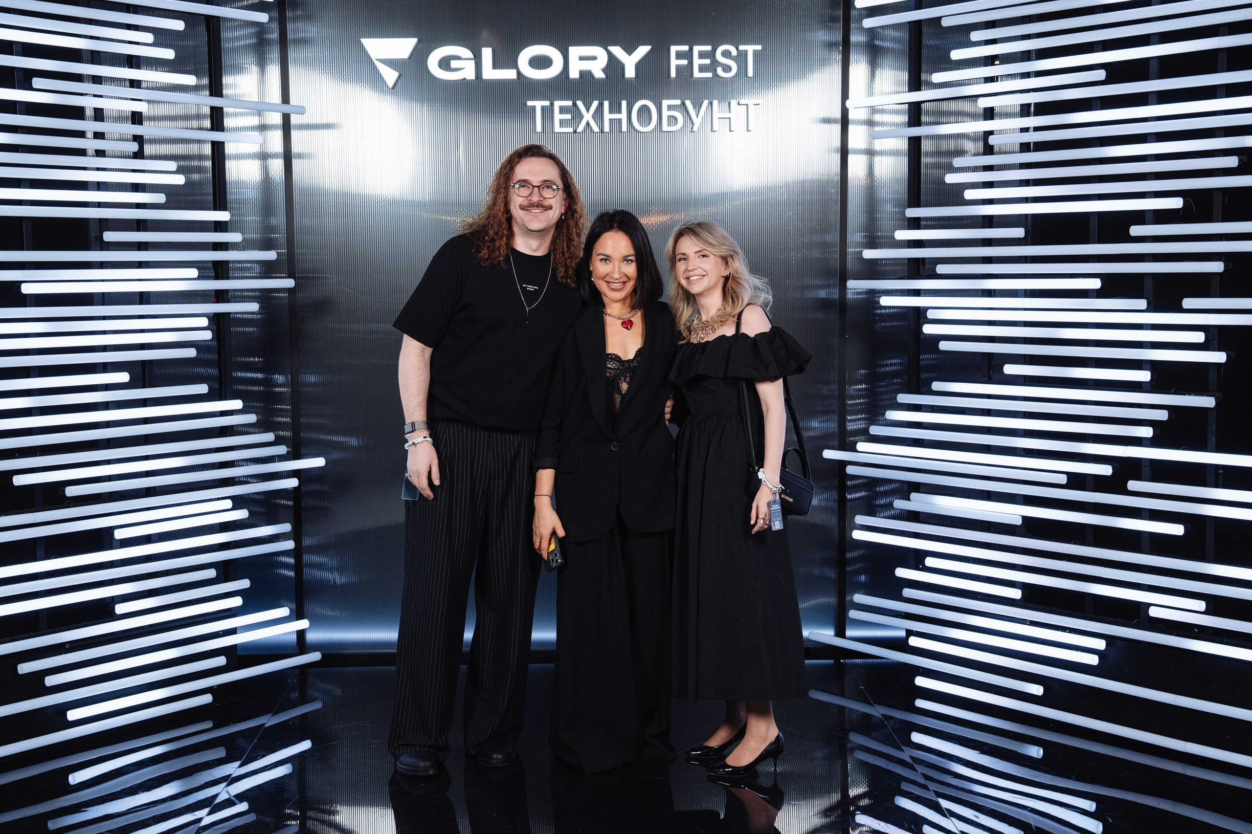 Glory 2025. Рекламный фотограф Москва — рекламная и бренд-съёмка | Polyakov