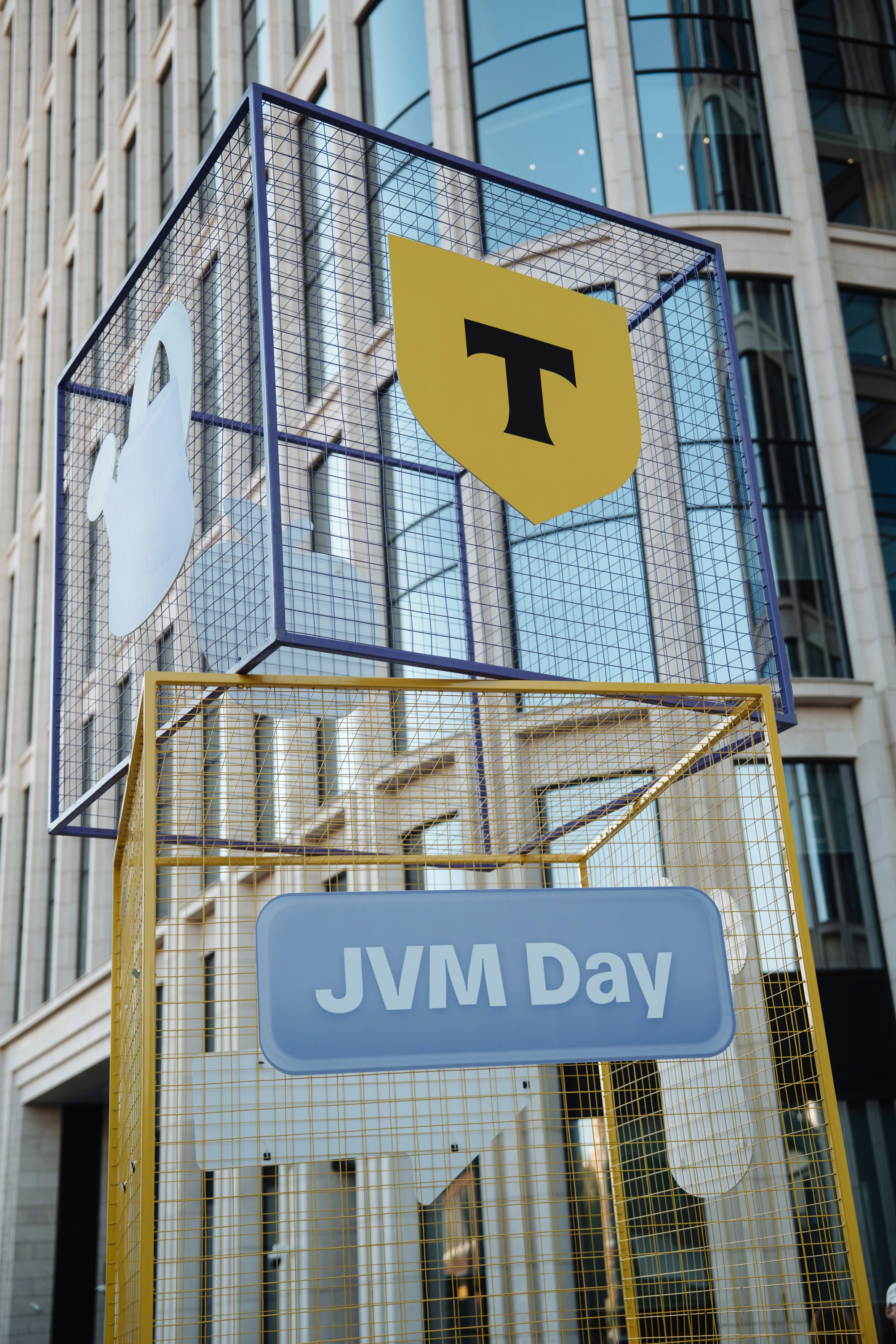 JVM Day 2025. Рекламный фотограф Москва — рекламная и бренд-съёмка | Polyakov