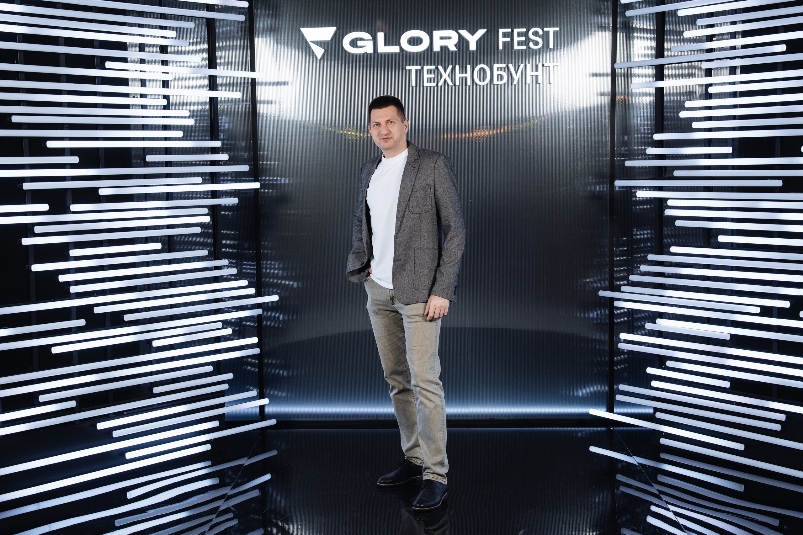 Glory 2025. Рекламный фотограф Москва — рекламная и бренд-съёмка | Polyakov