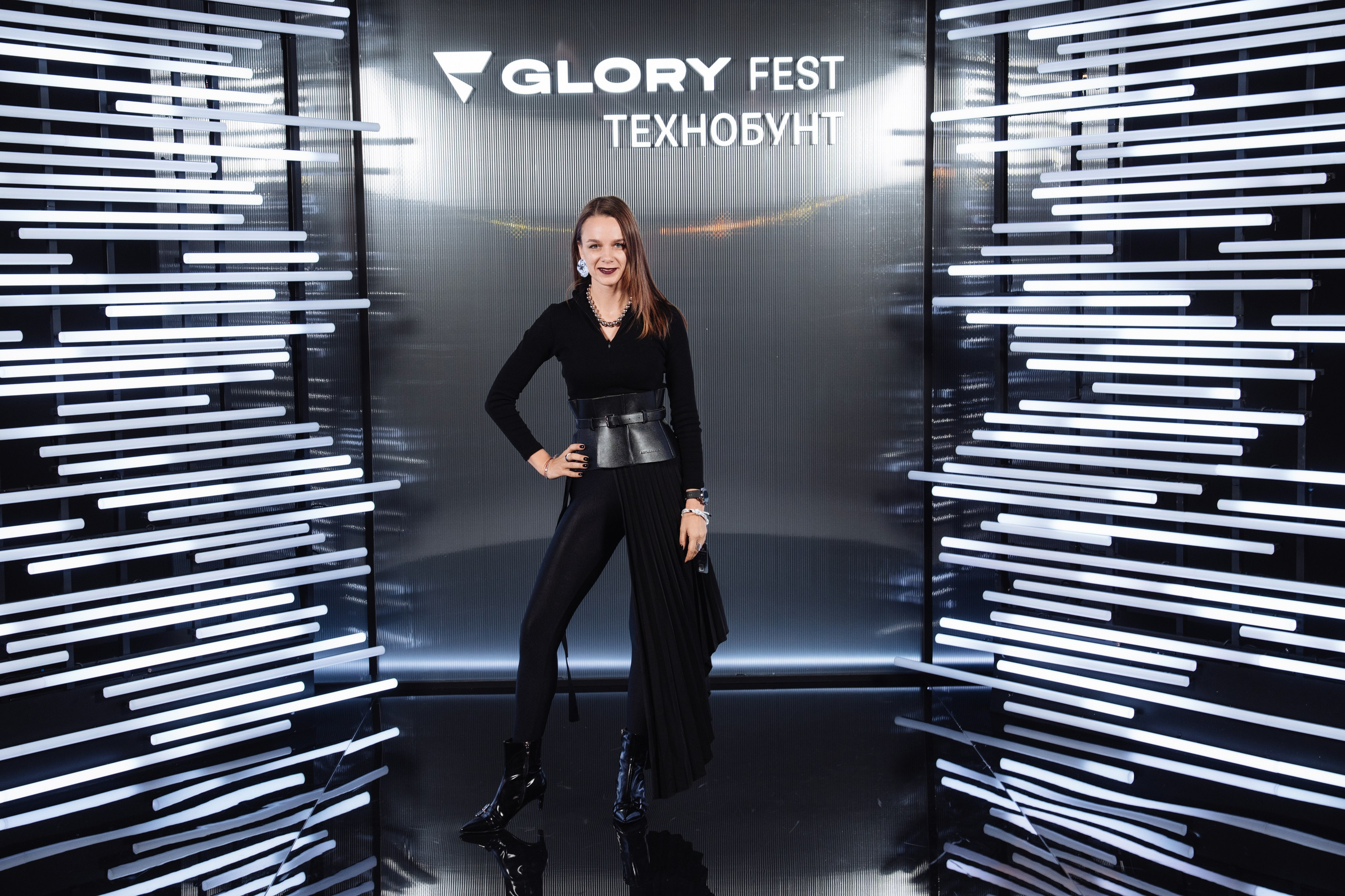 Glory 2025. Рекламный фотограф Москва — рекламная и бренд-съёмка | Polyakov