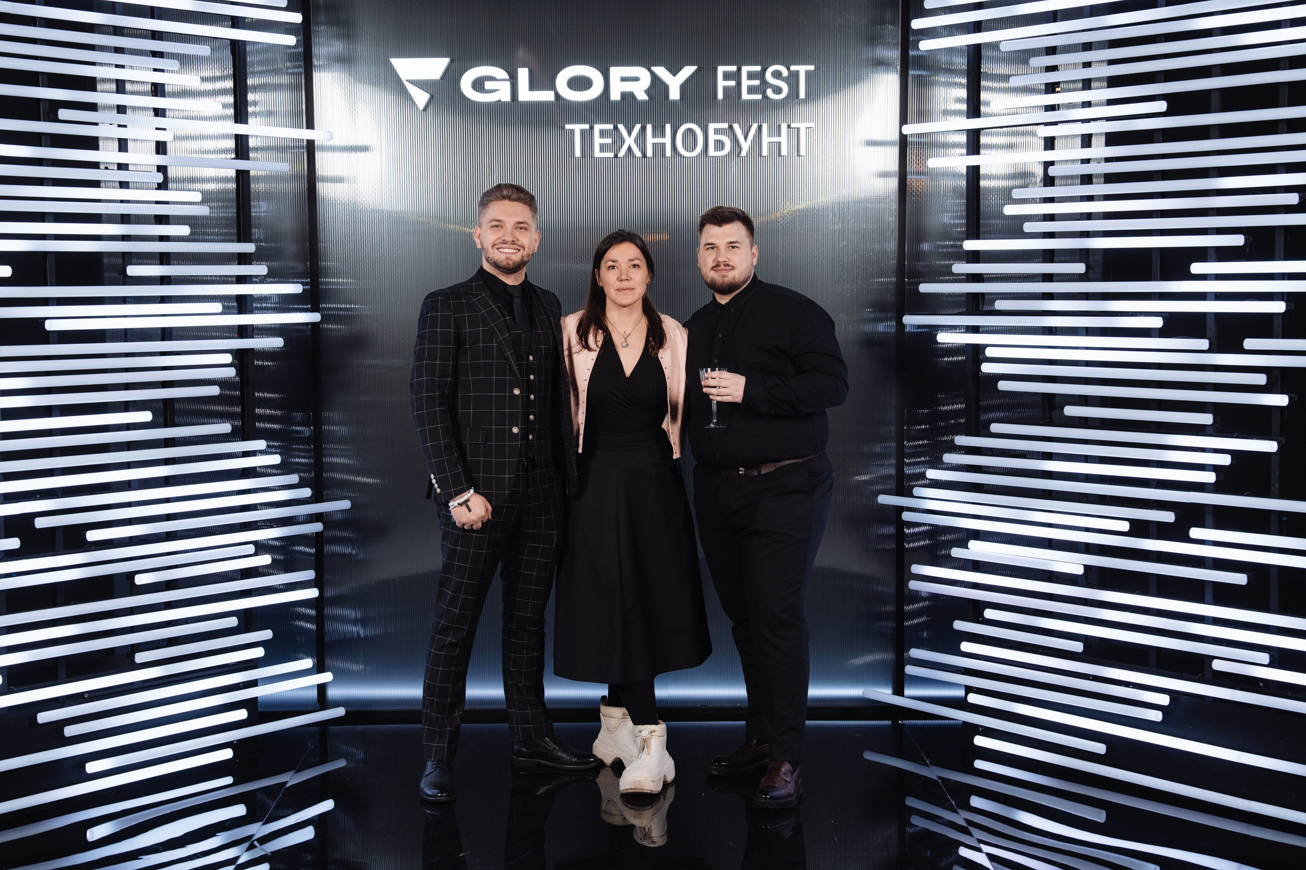 Glory 2025. Рекламный фотограф Москва — рекламная и бренд-съёмка | Polyakov