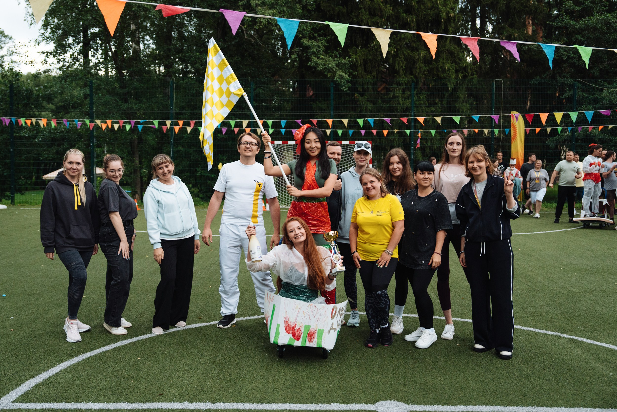 Summer corporate. Рекламный фотограф Москва — рекламная и бренд-съёмка | Polyakov