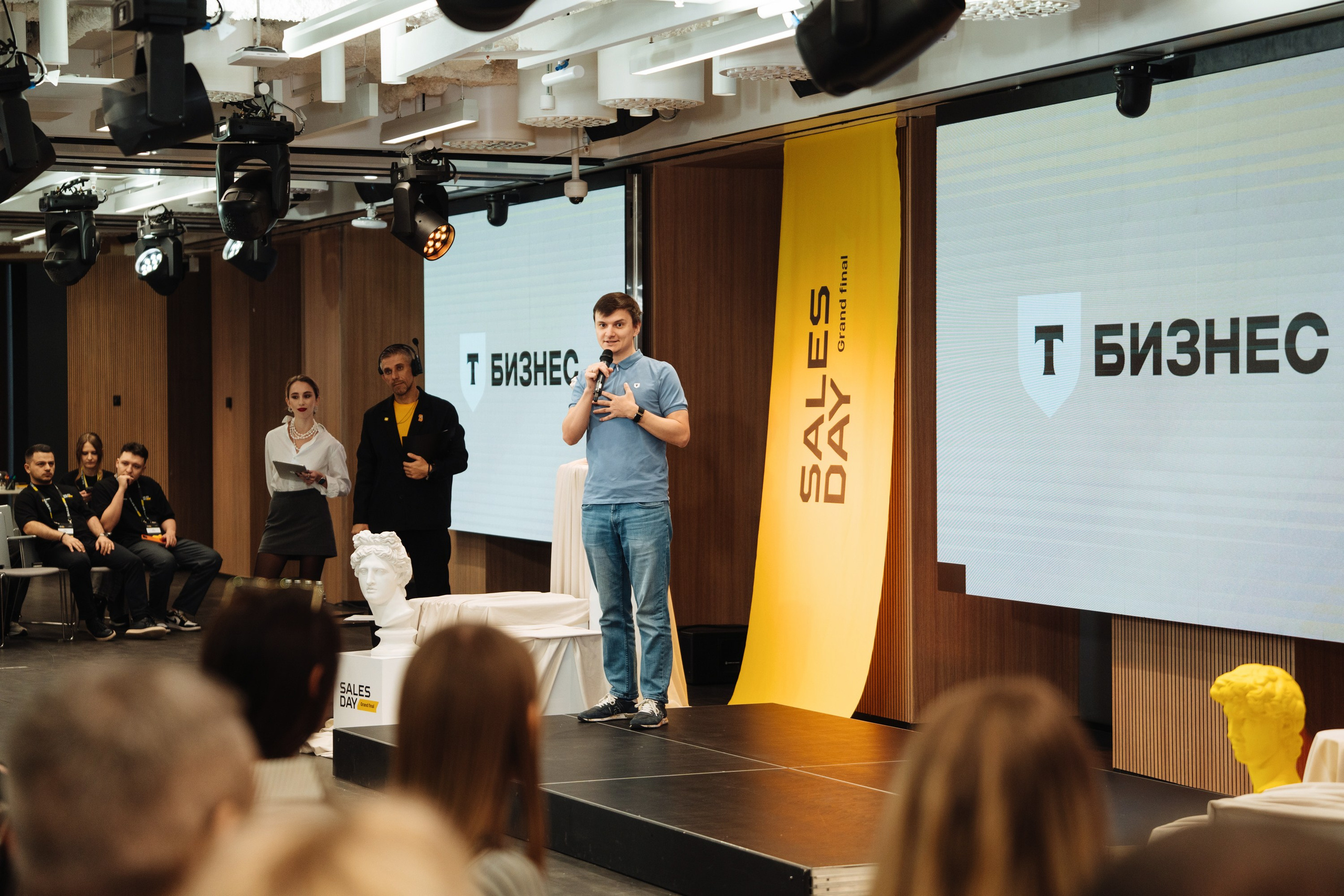 Sales day grand final. Рекламный фотограф Москва — рекламная и бренд-съёмка | Polyakov