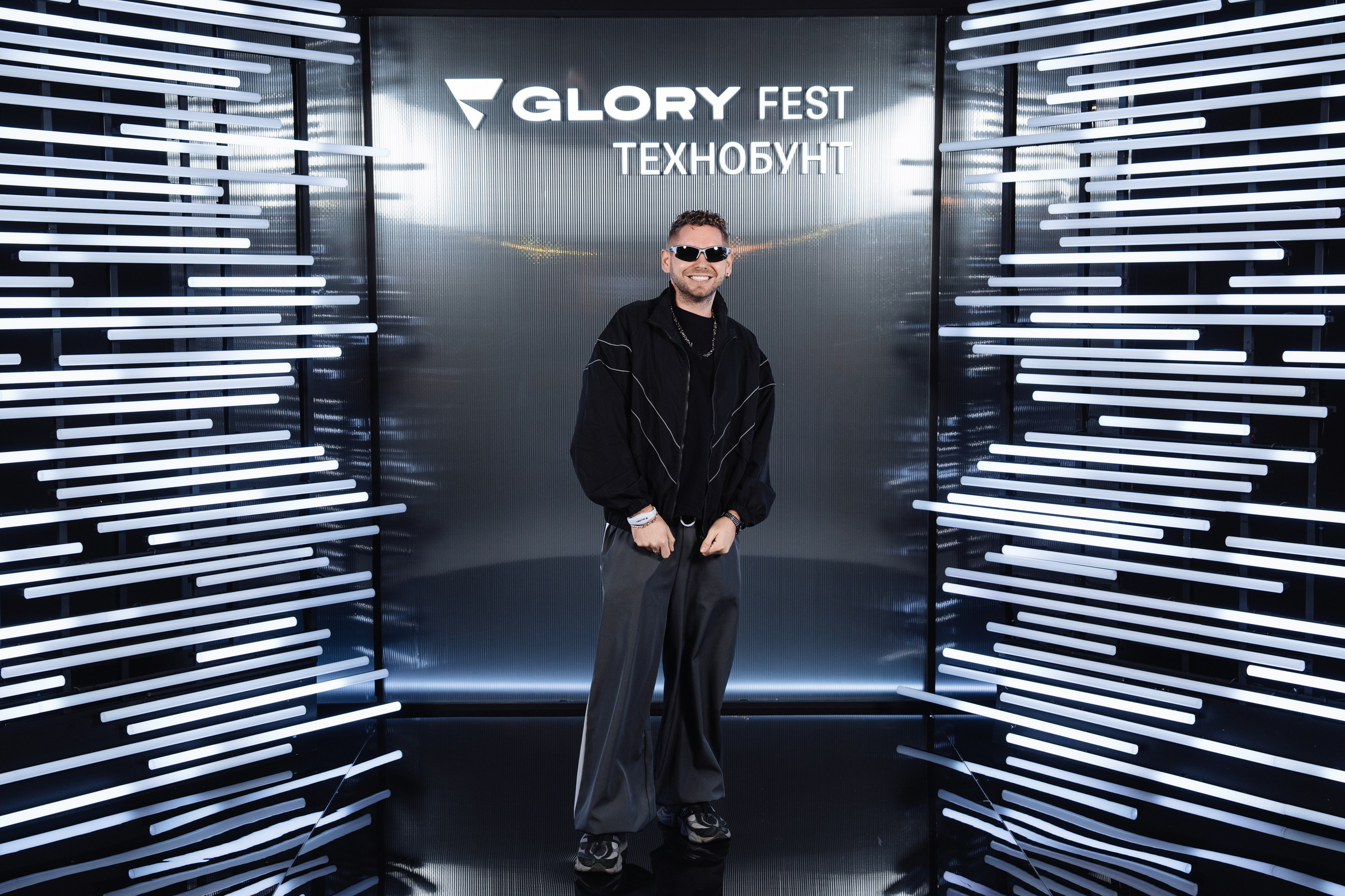 Glory 2025. Рекламный фотограф Москва — рекламная и бренд-съёмка | Polyakov
