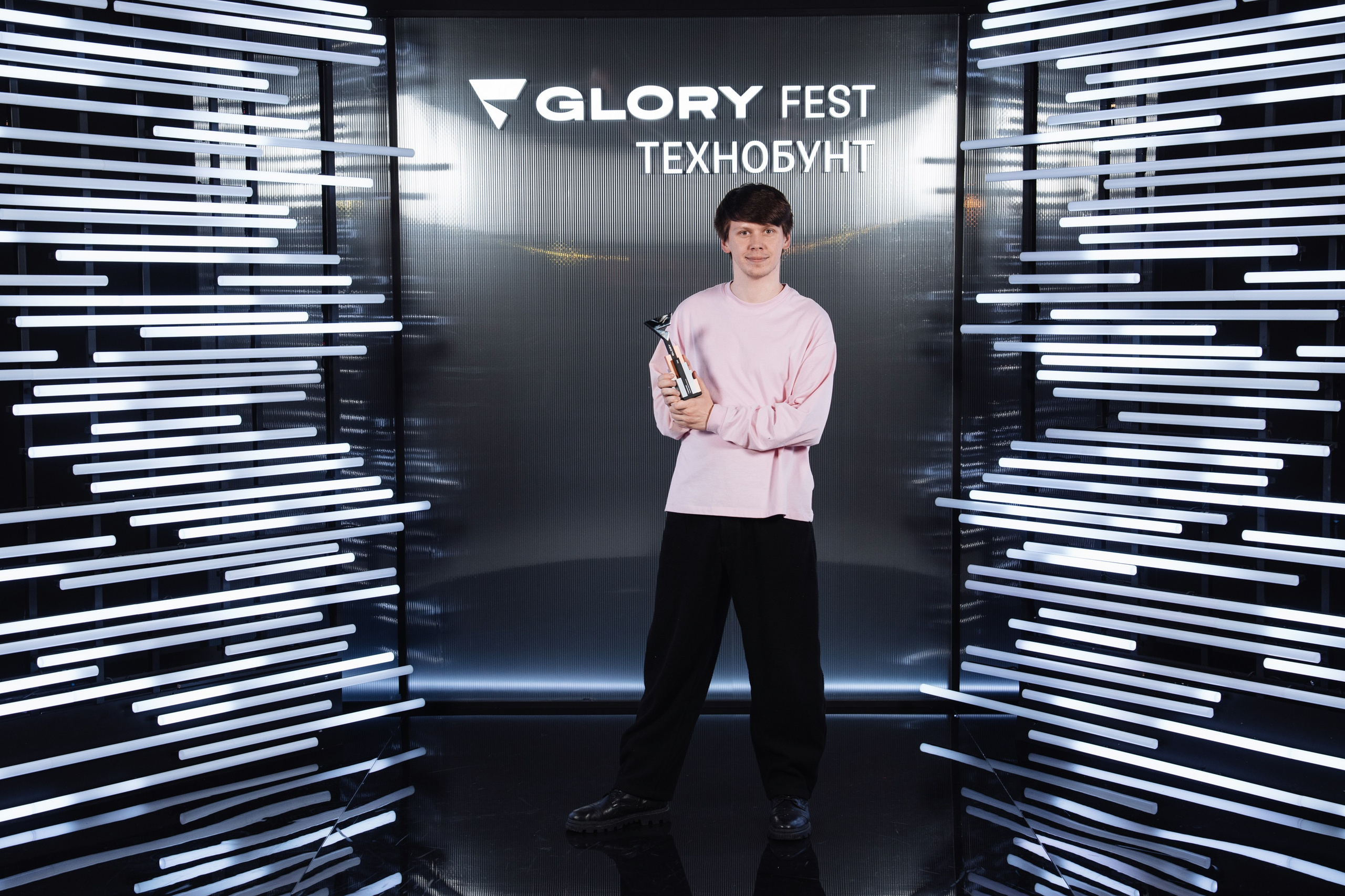 Glory 2025. Рекламный фотограф Москва — рекламная и бренд-съёмка | Polyakov
