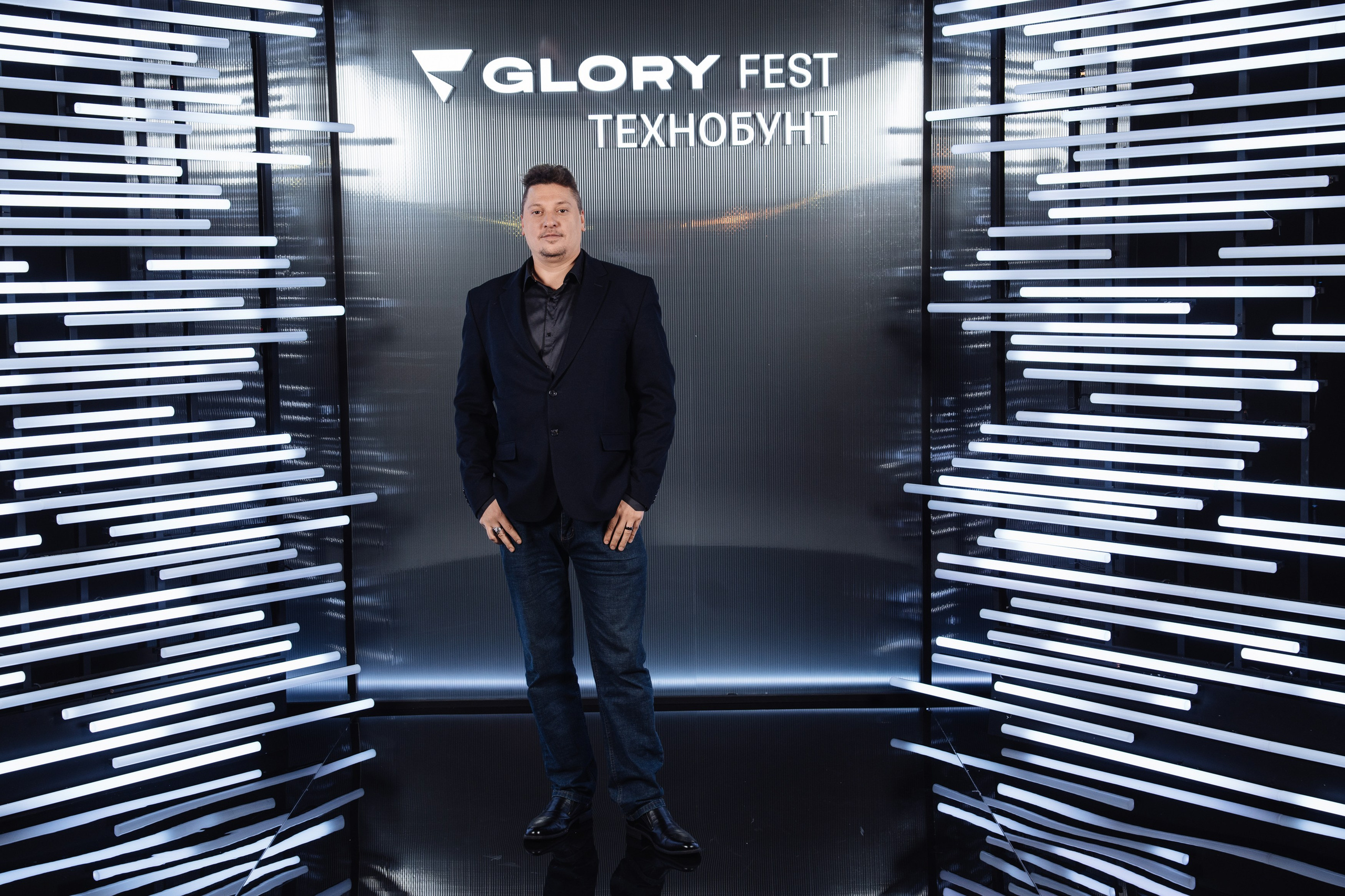 Glory 2025. Рекламный фотограф Москва — рекламная и бренд-съёмка | Polyakov