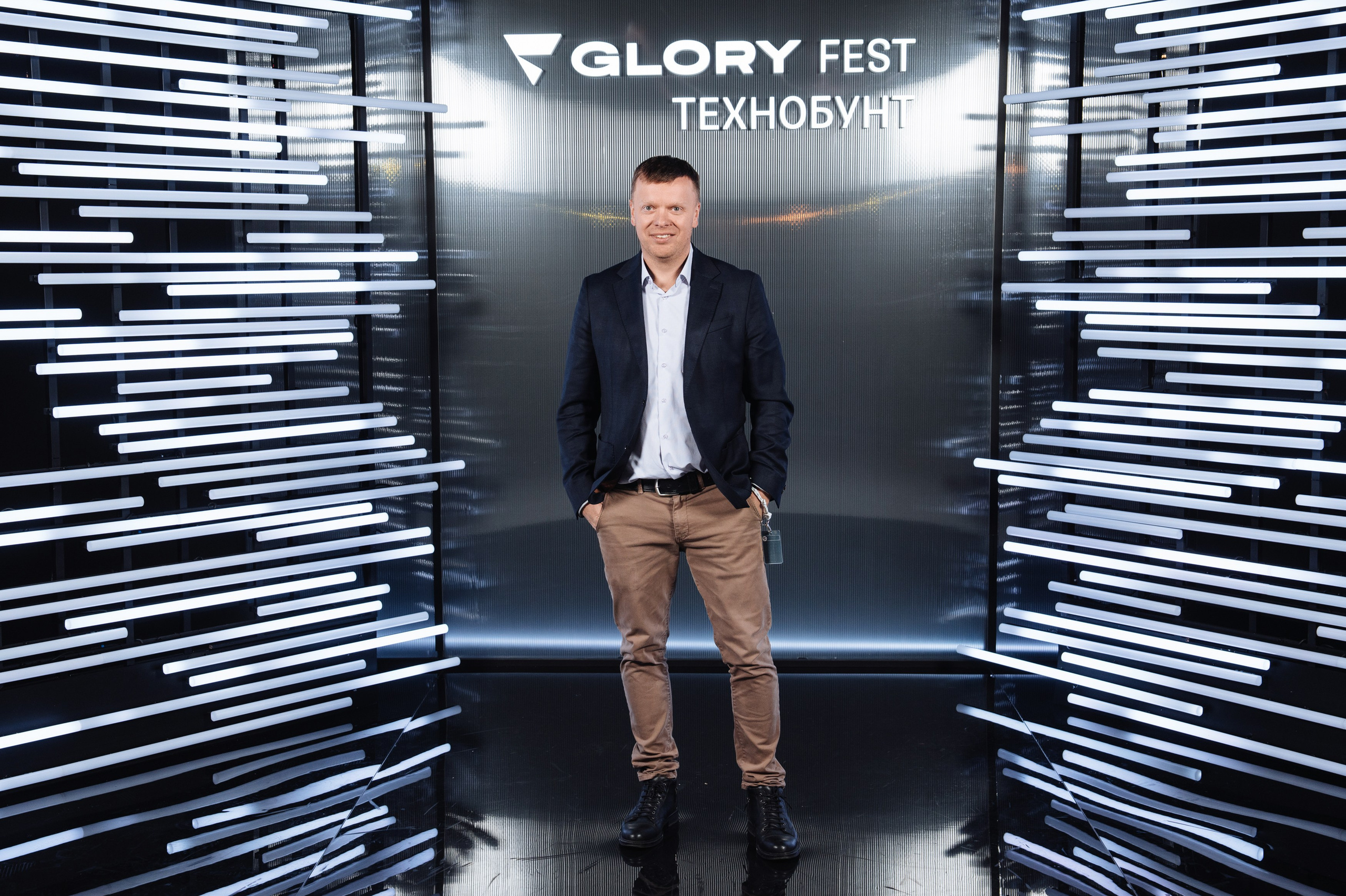 Glory 2025. Рекламный фотограф Москва — рекламная и бренд-съёмка | Polyakov