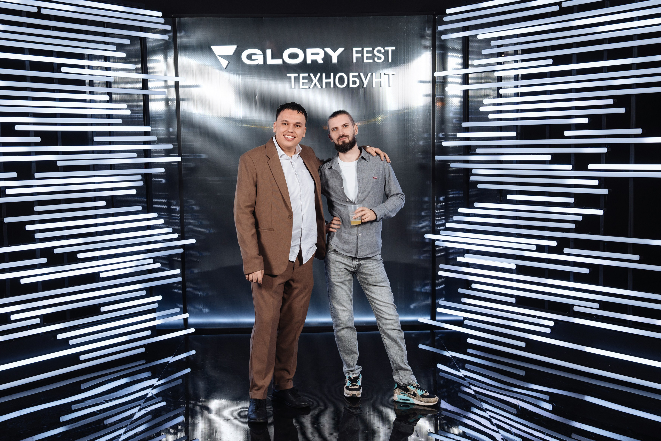 Glory 2025. Рекламный фотограф Москва — рекламная и бренд-съёмка | Polyakov