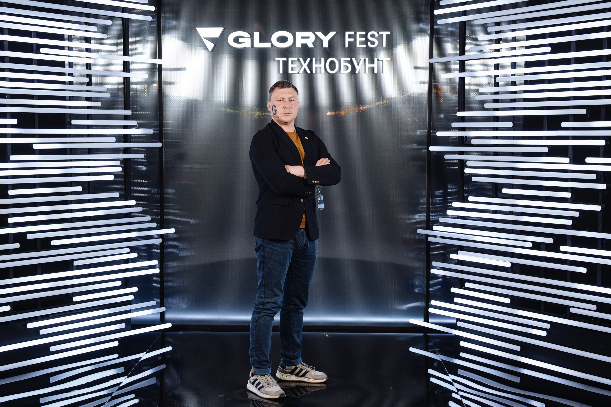 Glory 2025. Рекламный фотограф Москва — рекламная и бренд-съёмка | Polyakov