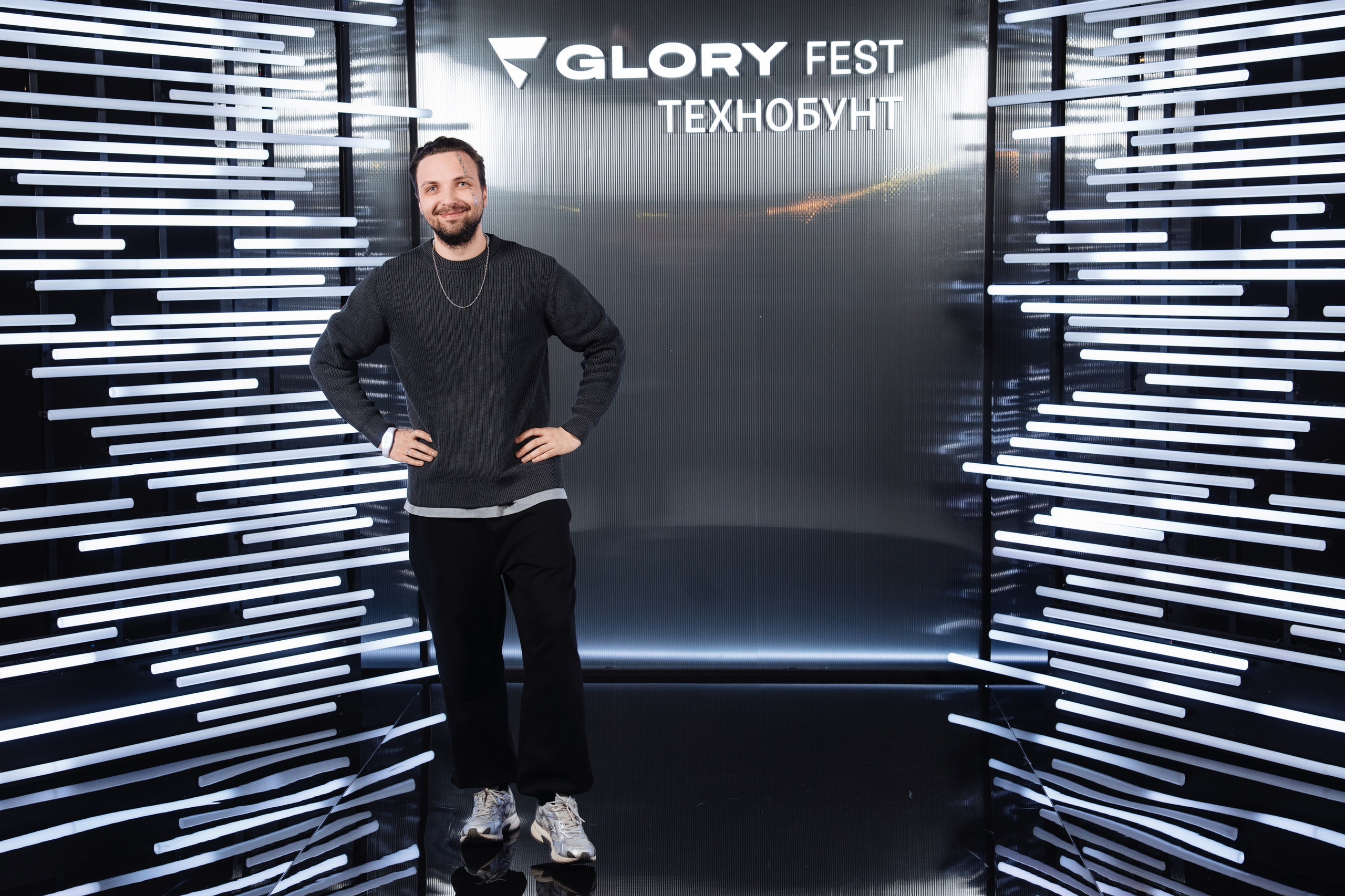 Glory 2025. Рекламный фотограф Москва — рекламная и бренд-съёмка | Polyakov