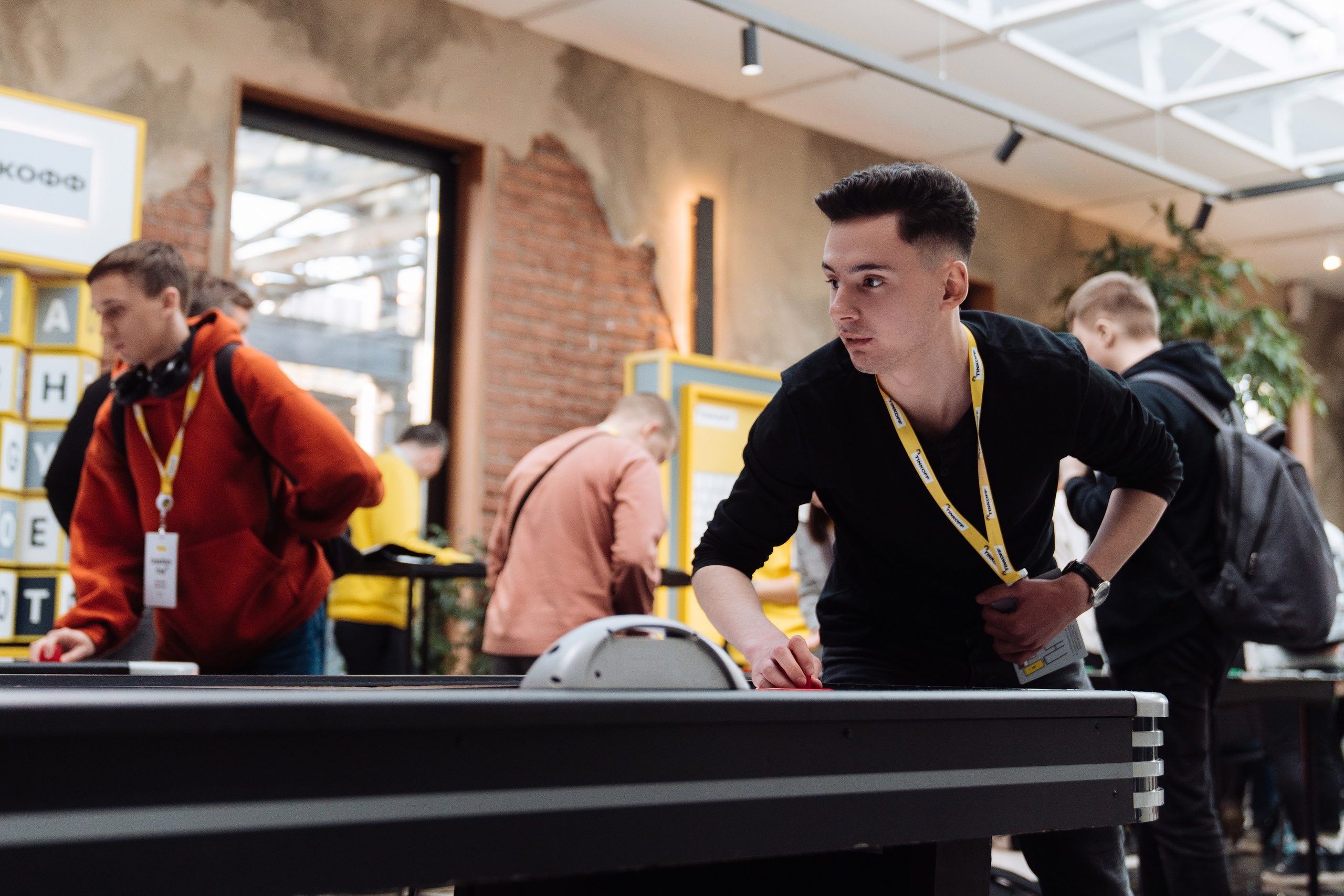 Tinkoff Solution Club. Рекламный фотограф Москва — рекламная и бренд-съёмка | Polyakov