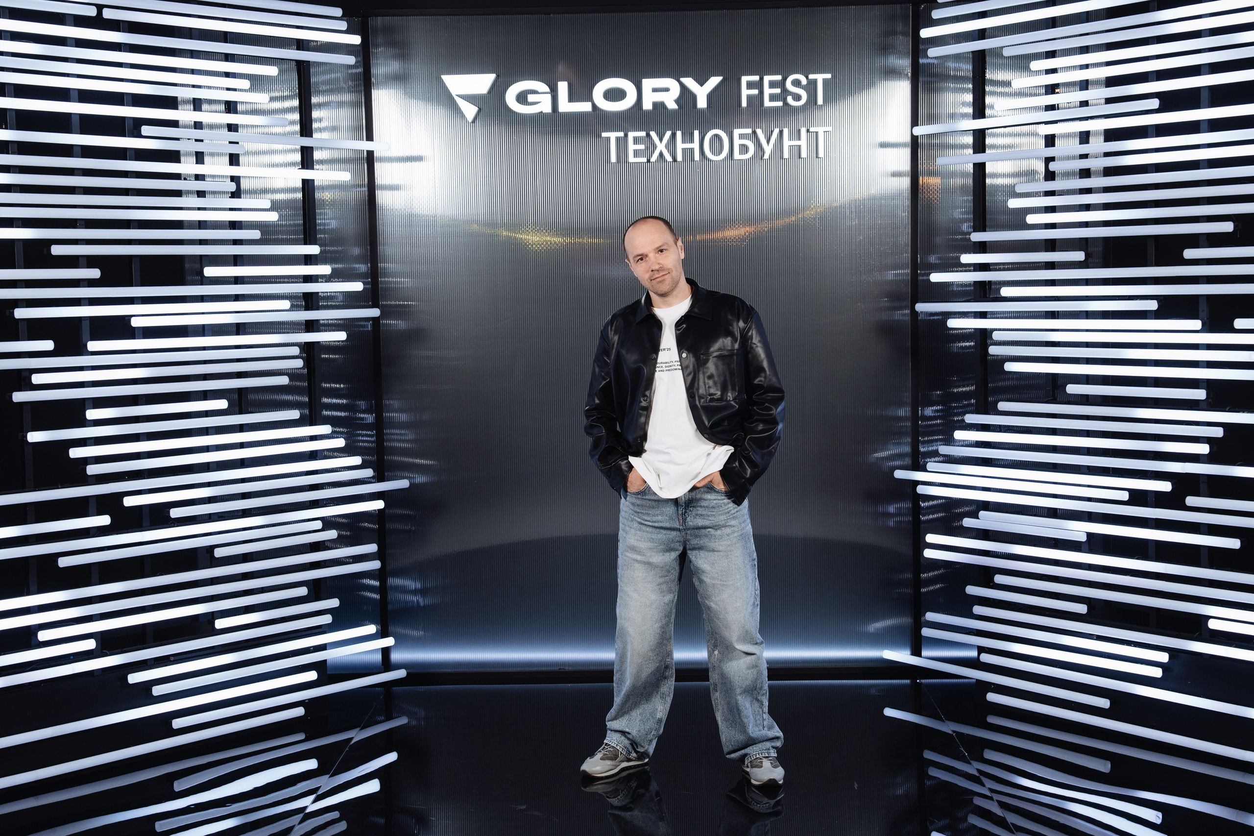 Glory 2025. Рекламный фотограф Москва — рекламная и бренд-съёмка | Polyakov