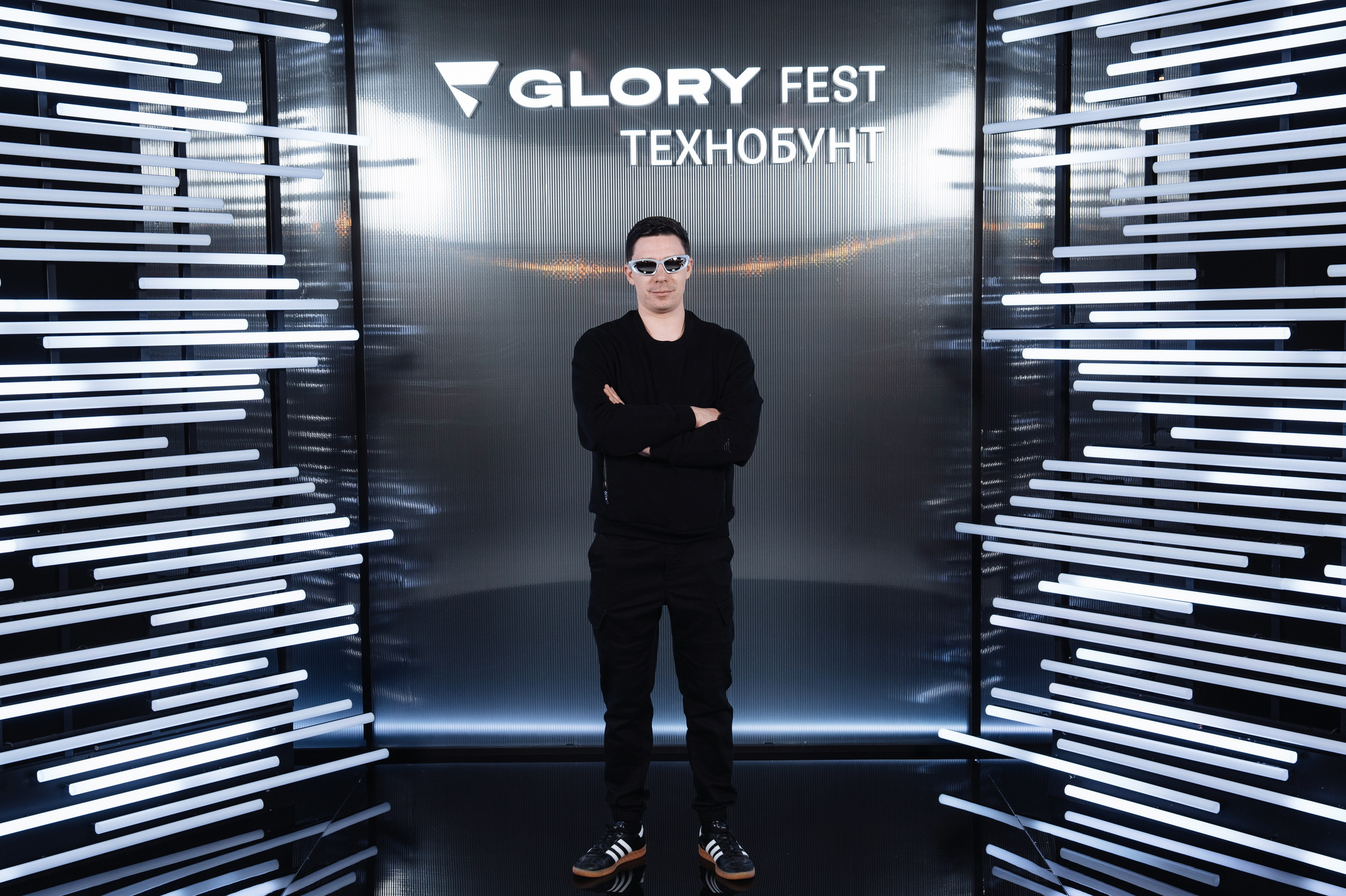 Glory 2025. Рекламный фотограф Москва — рекламная и бренд-съёмка | Polyakov