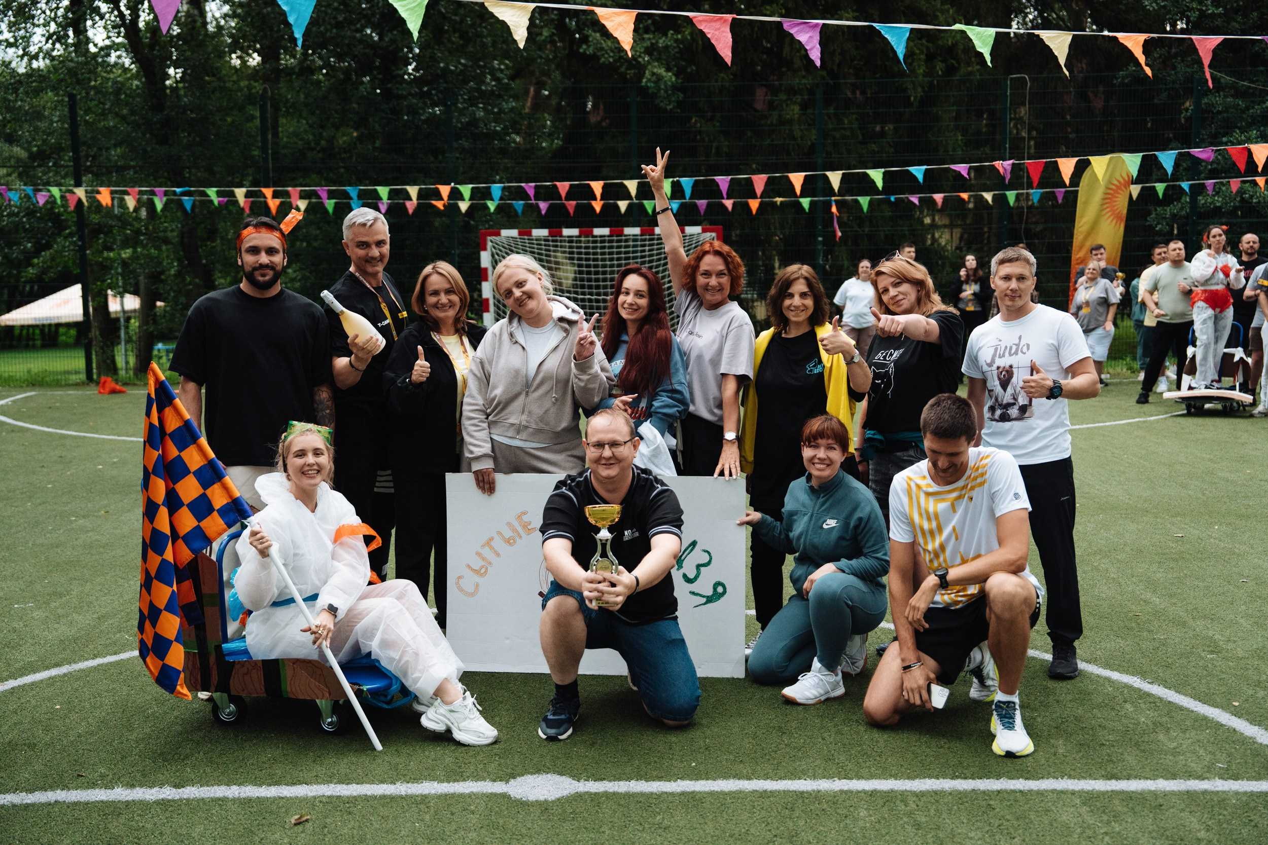 Summer corporate. Рекламный фотограф Москва — рекламная и бренд-съёмка | Polyakov