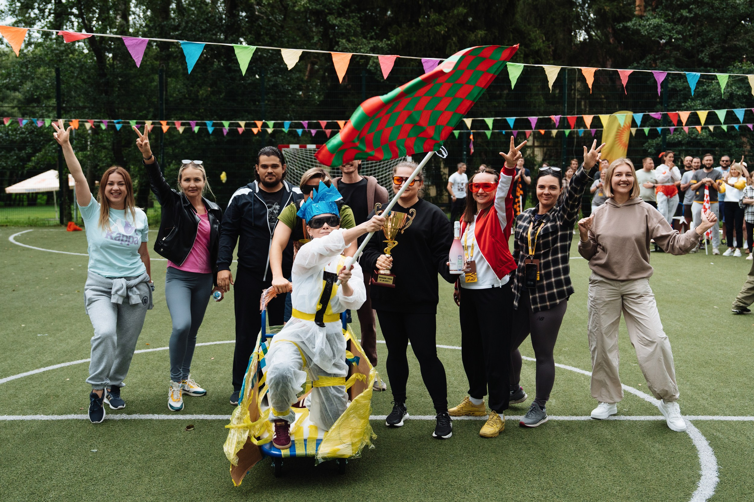 Summer corporate. Рекламный фотограф Москва — рекламная и бренд-съёмка | Polyakov