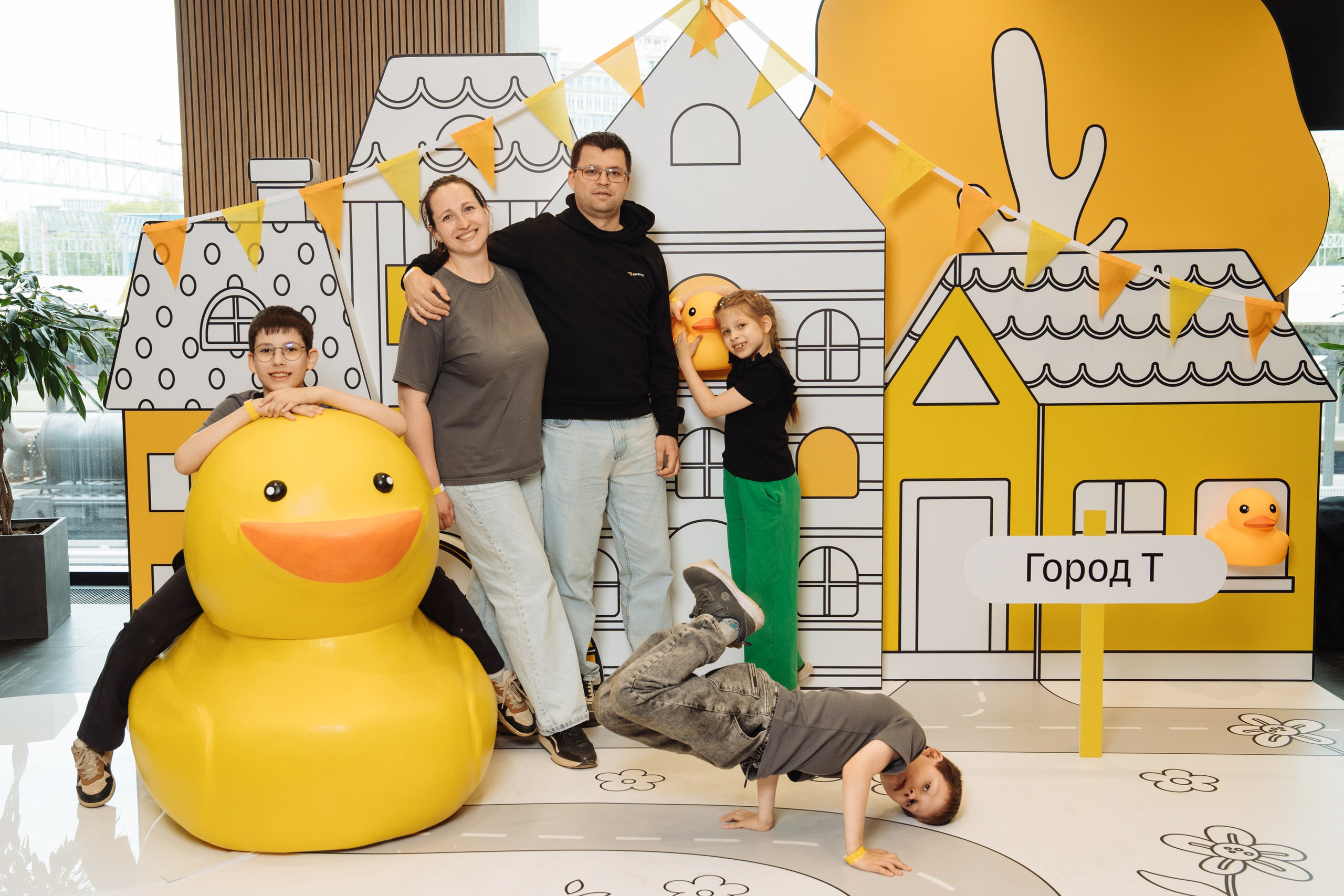 Kids Day 2026. Рекламный фотограф Москва — рекламная и бренд-съёмка | Polyakov