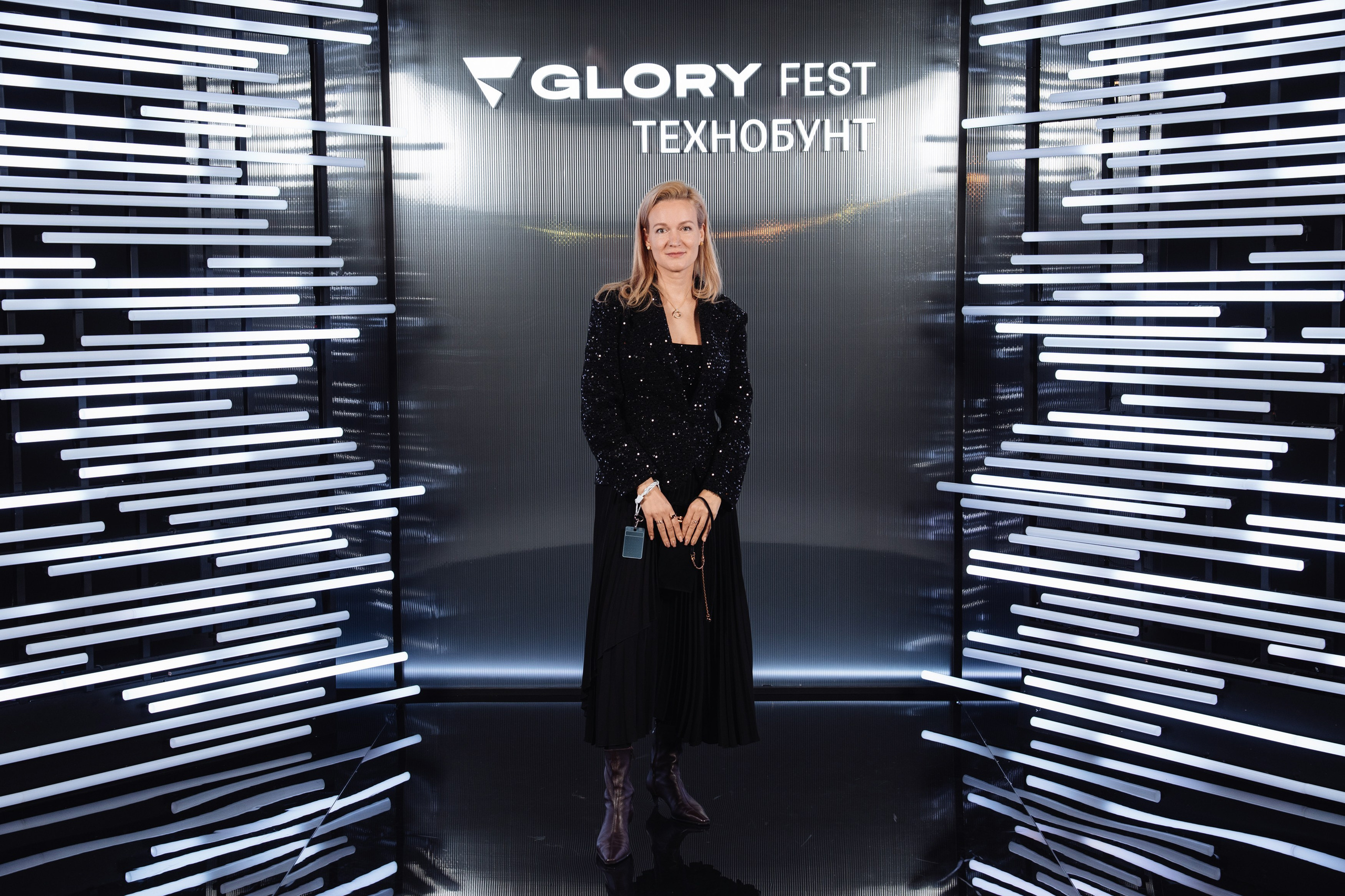 Glory 2025. Рекламный фотограф Москва — рекламная и бренд-съёмка | Polyakov