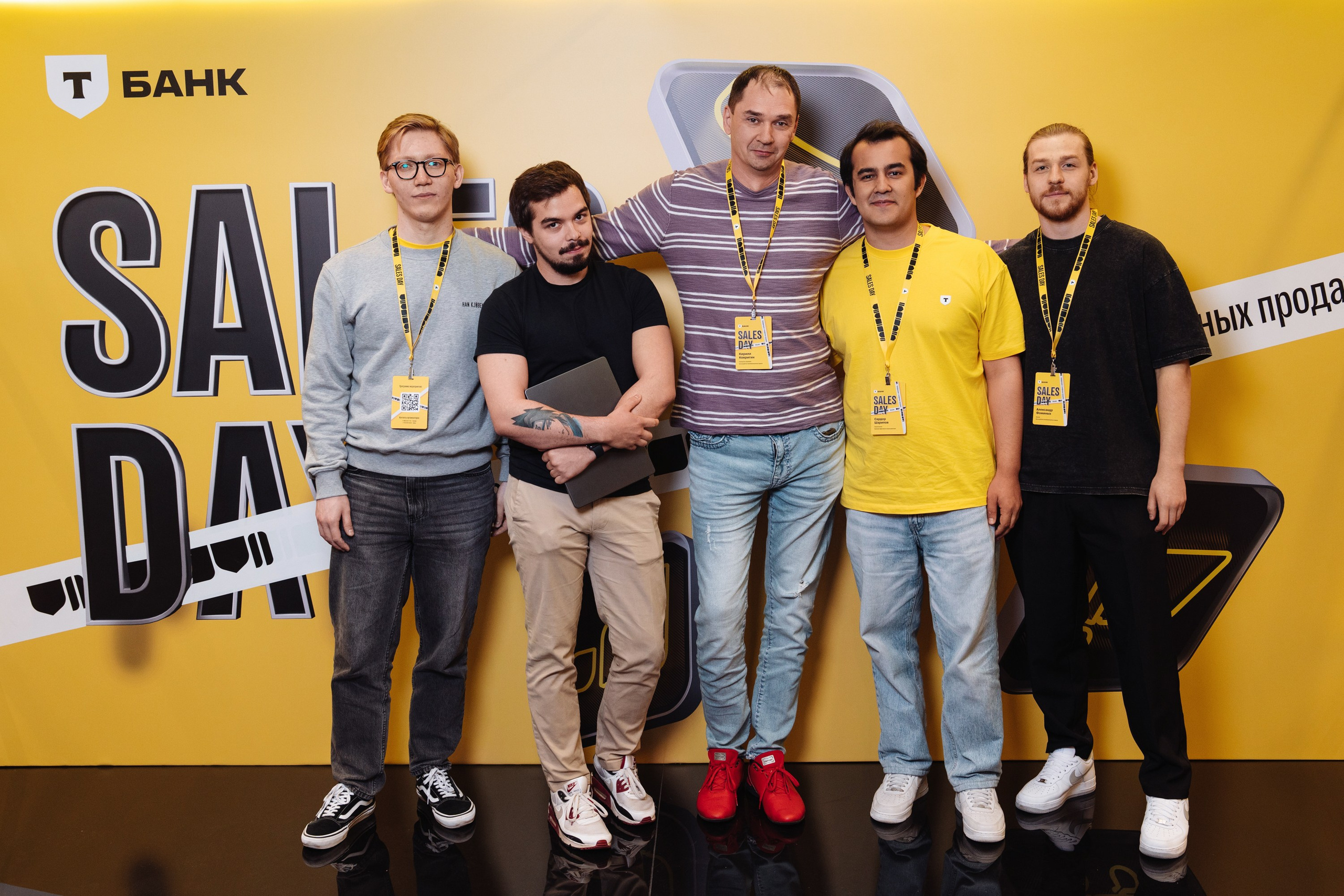 Sales day 2025. Рекламный фотограф Москва — рекламная и бренд-съёмка | Polyakov
