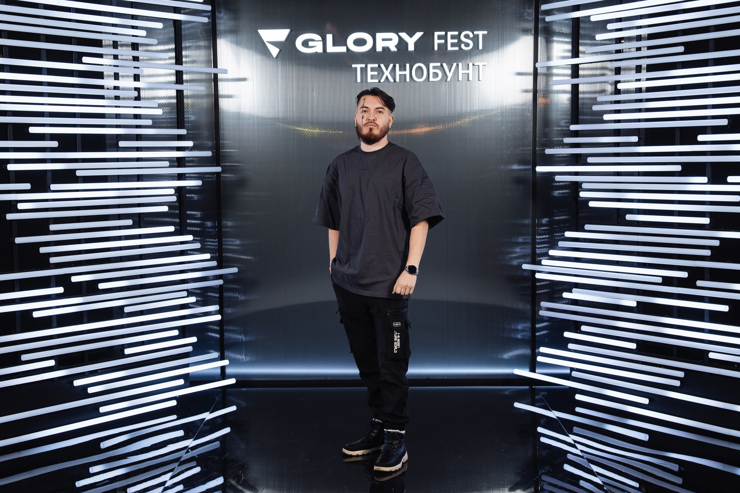 Glory 2025. Рекламный фотограф Москва — рекламная и бренд-съёмка | Polyakov