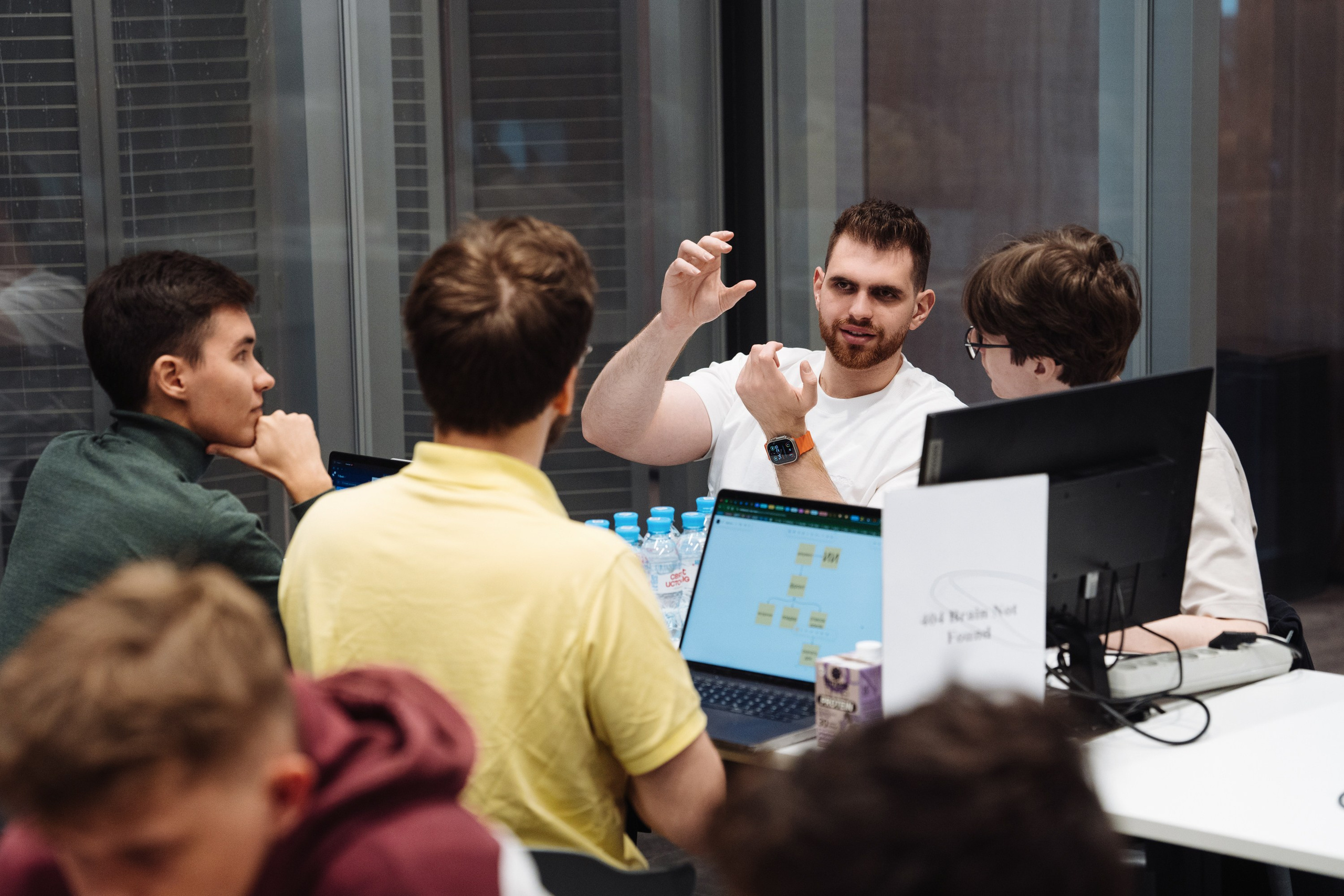 B2B Tech Day. Рекламный фотограф Москва — рекламная и бренд-съёмка | Polyakov