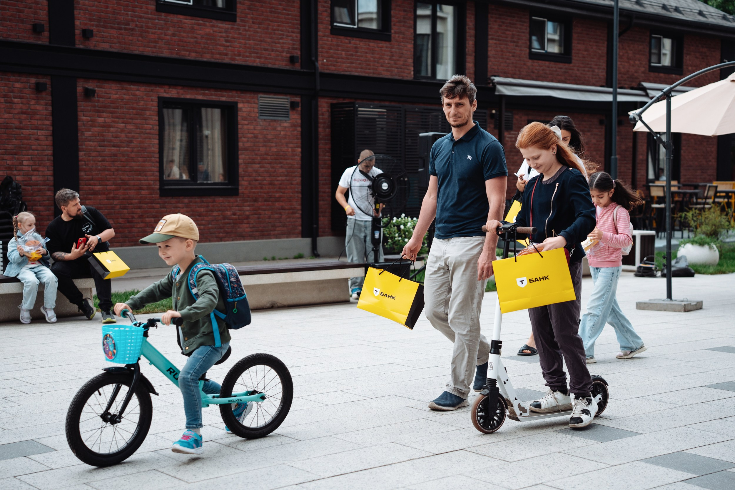 Kids day 2025. Рекламный фотограф Москва — рекламная и бренд-съёмка | Polyakov