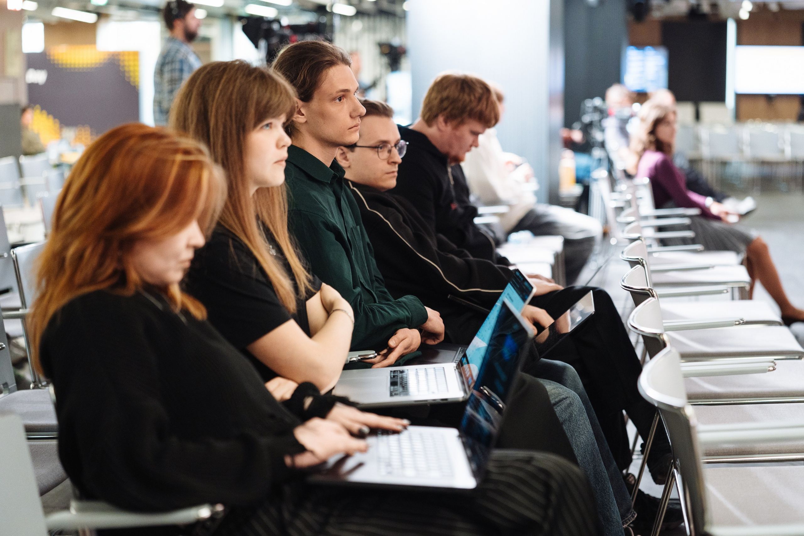 B2B Tech Day. Рекламный фотограф Москва — рекламная и бренд-съёмка | Polyakov