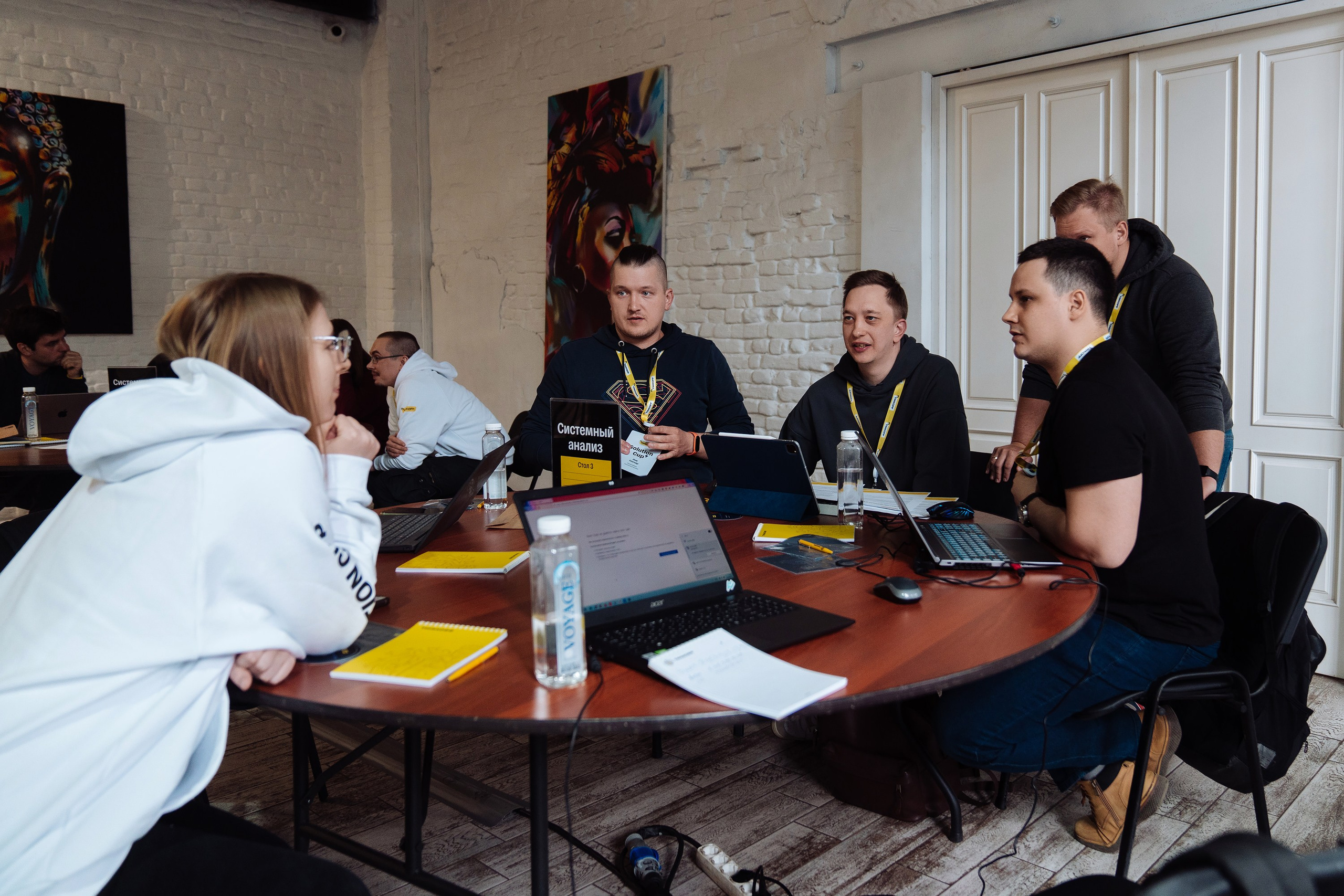 Tinkoff Solution Club. Рекламный фотограф Москва — рекламная и бренд-съёмка | Polyakov