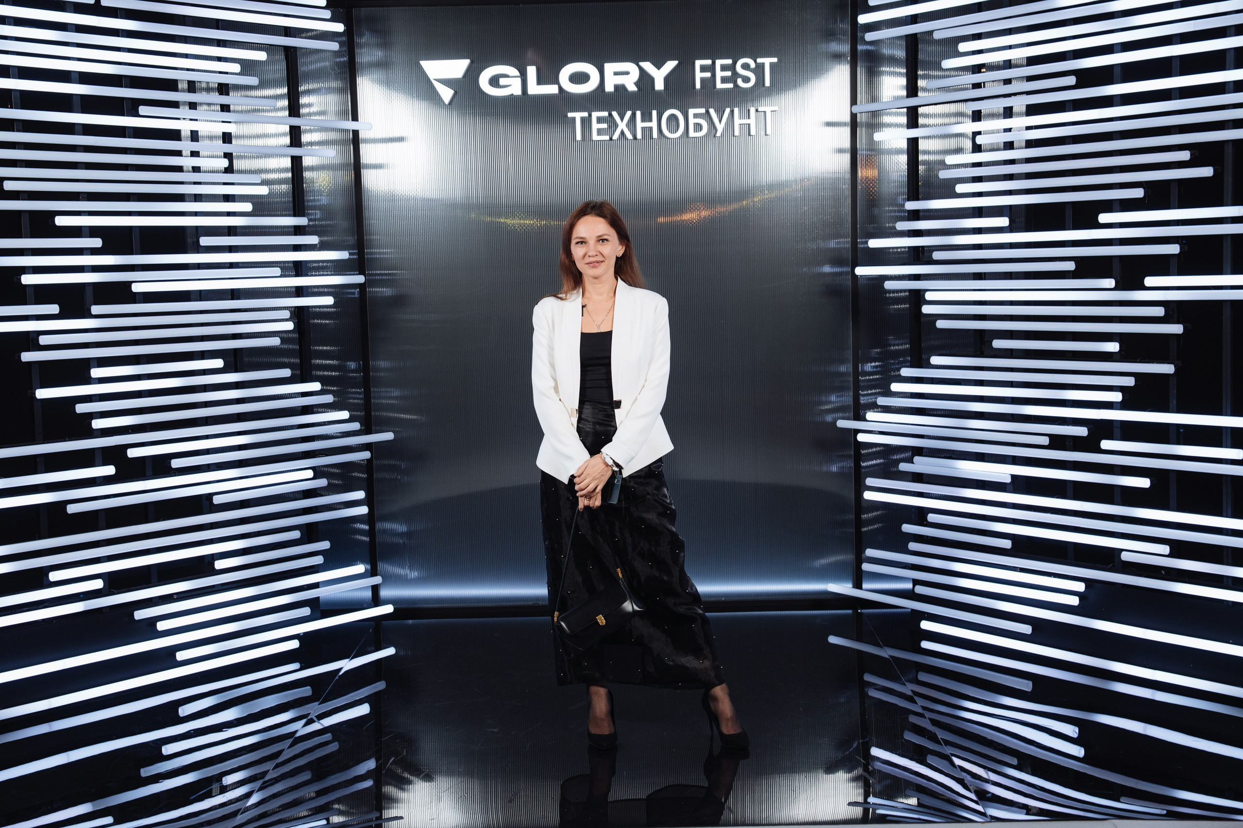 Glory 2025. Рекламный фотограф Москва — рекламная и бренд-съёмка | Polyakov