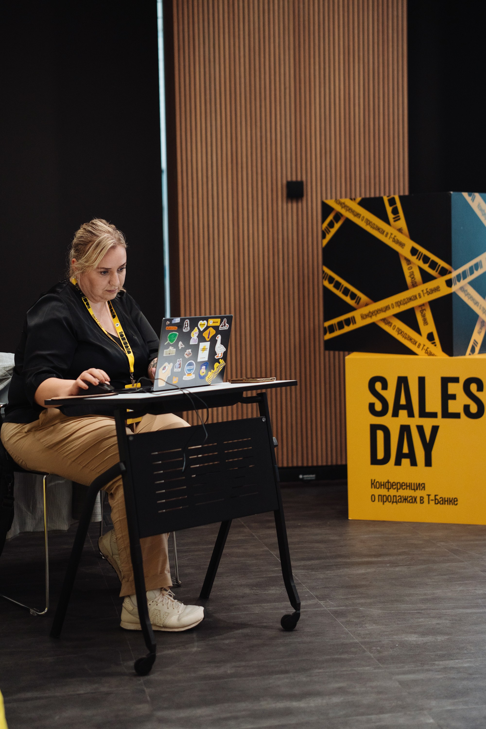 Sales day 2025. Рекламный фотограф Москва — рекламная и бренд-съёмка | Polyakov