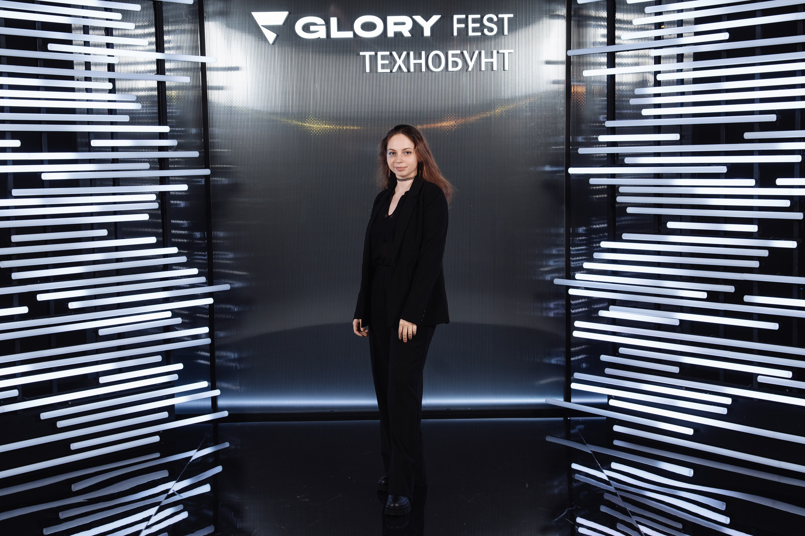 Glory 2025. Рекламный фотограф Москва — рекламная и бренд-съёмка | Polyakov