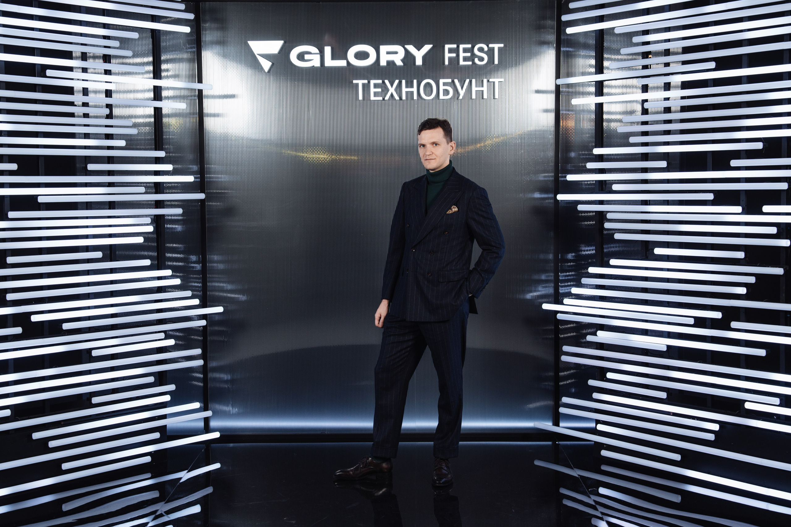 Glory 2025. Рекламный фотограф Москва — рекламная и бренд-съёмка | Polyakov