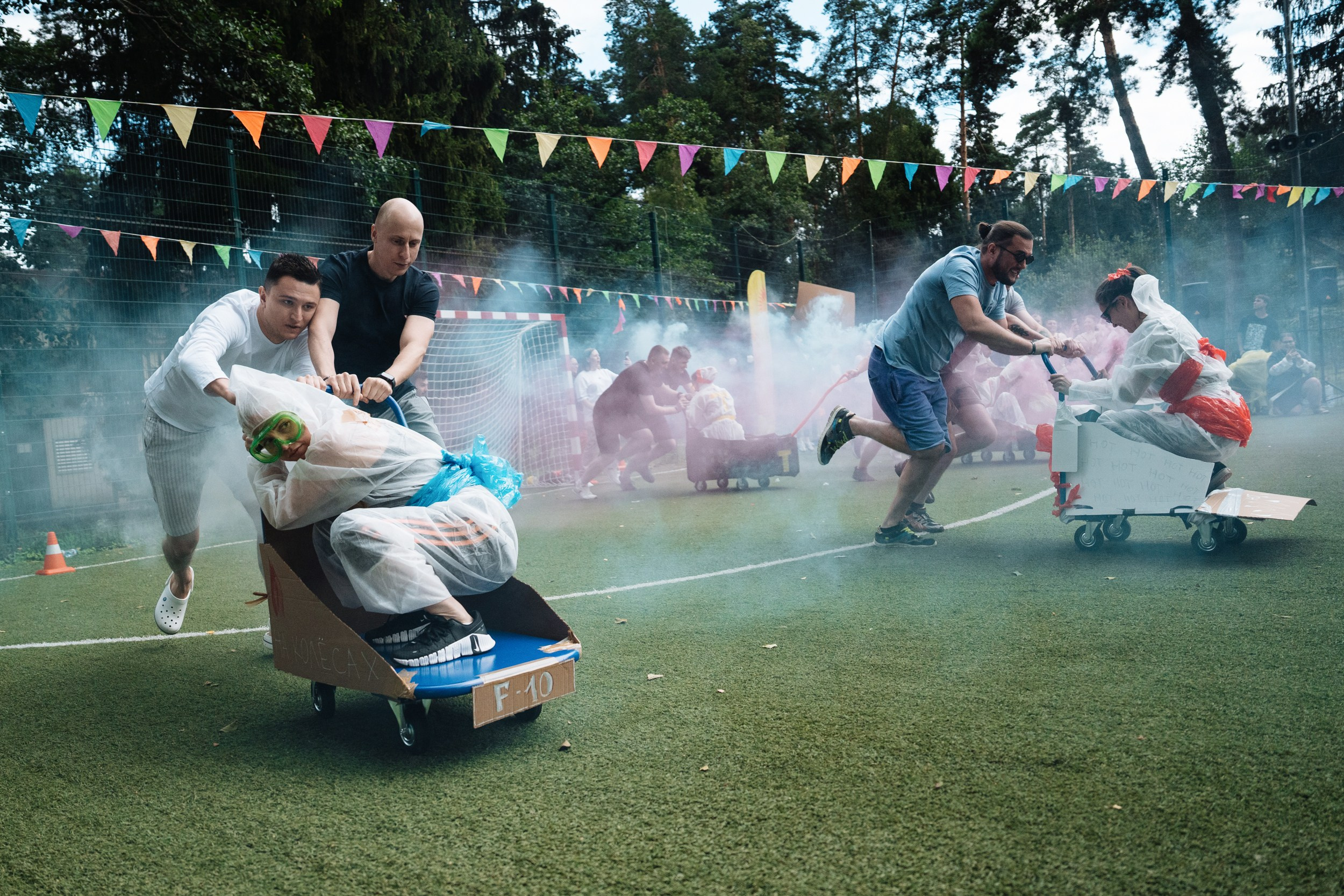 Summer corporate. Рекламный фотограф Москва — рекламная и бренд-съёмка | Polyakov