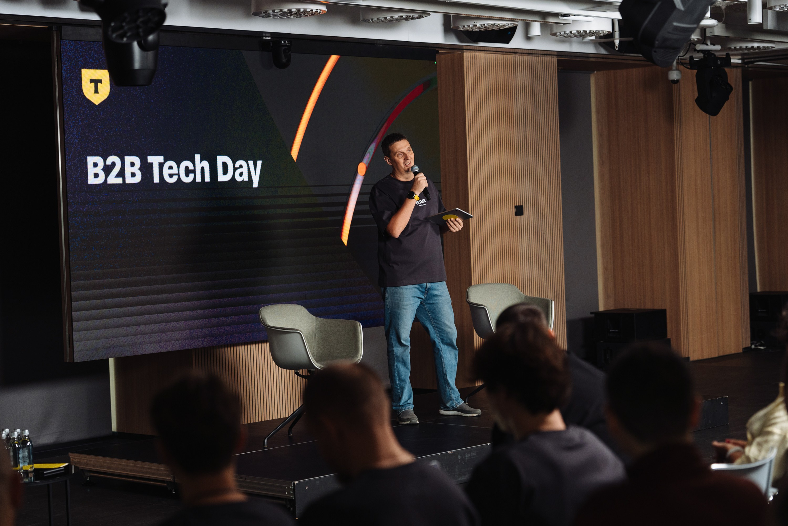B2B Tech Day. Рекламный фотограф Москва — рекламная и бренд-съёмка | Polyakov