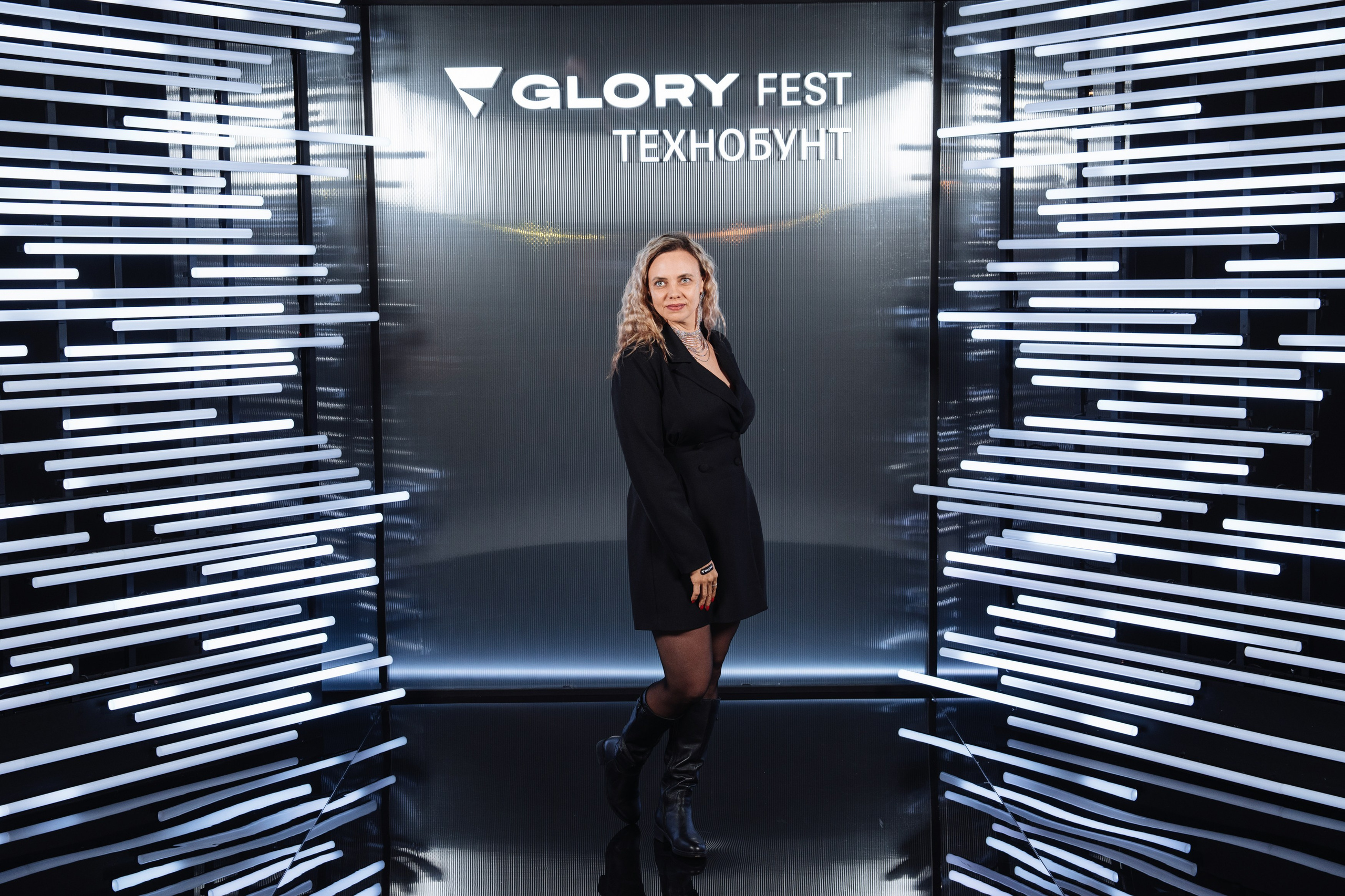Glory 2025. Рекламный фотограф Москва — рекламная и бренд-съёмка | Polyakov