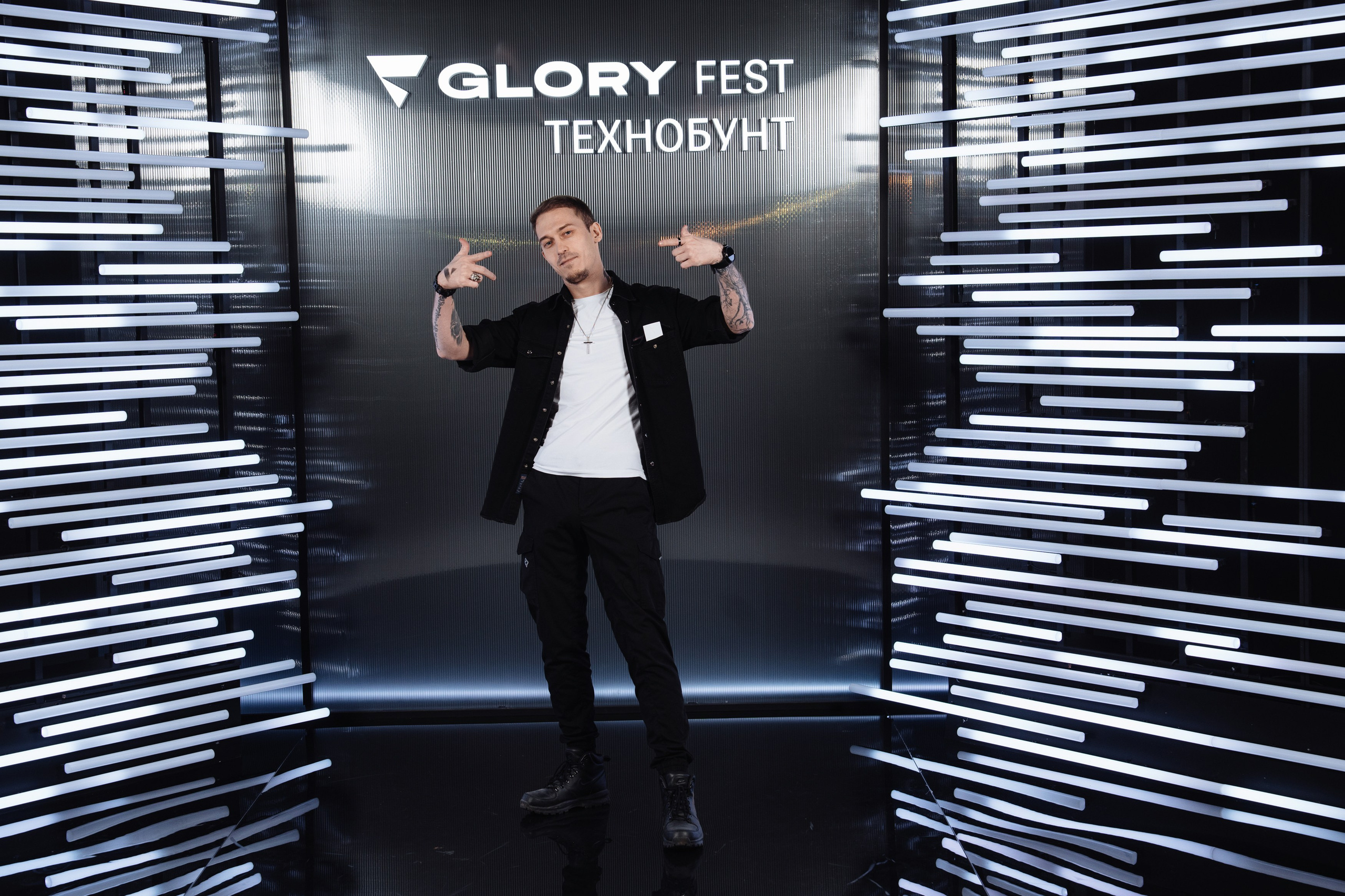 Glory 2025. Рекламный фотограф Москва — рекламная и бренд-съёмка | Polyakov