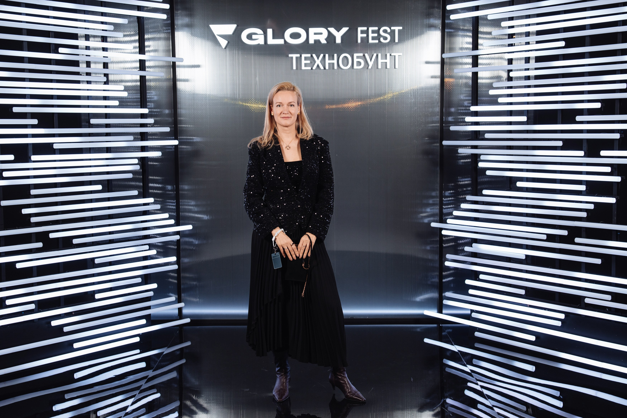 Glory 2025. Рекламный фотограф Москва — рекламная и бренд-съёмка | Polyakov
