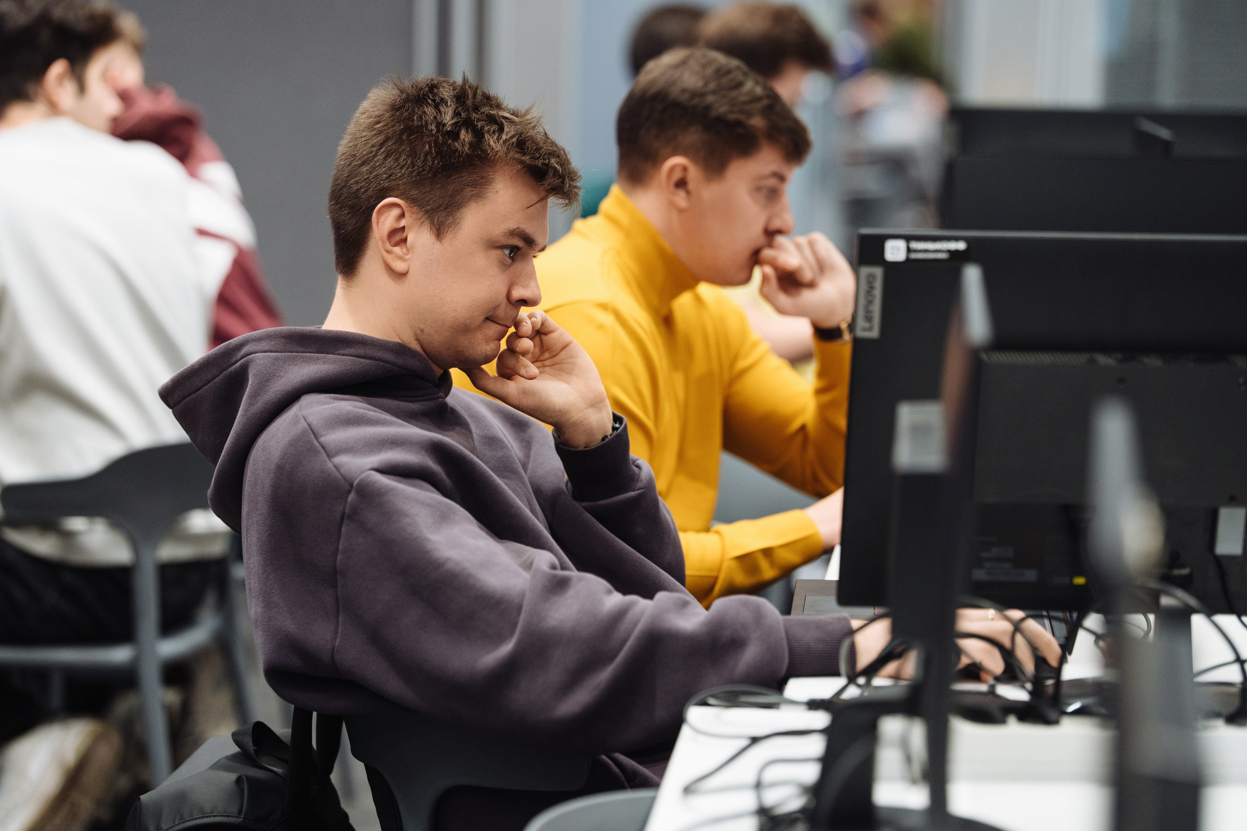 B2B Tech Day. Рекламный фотограф Москва — рекламная и бренд-съёмка | Polyakov