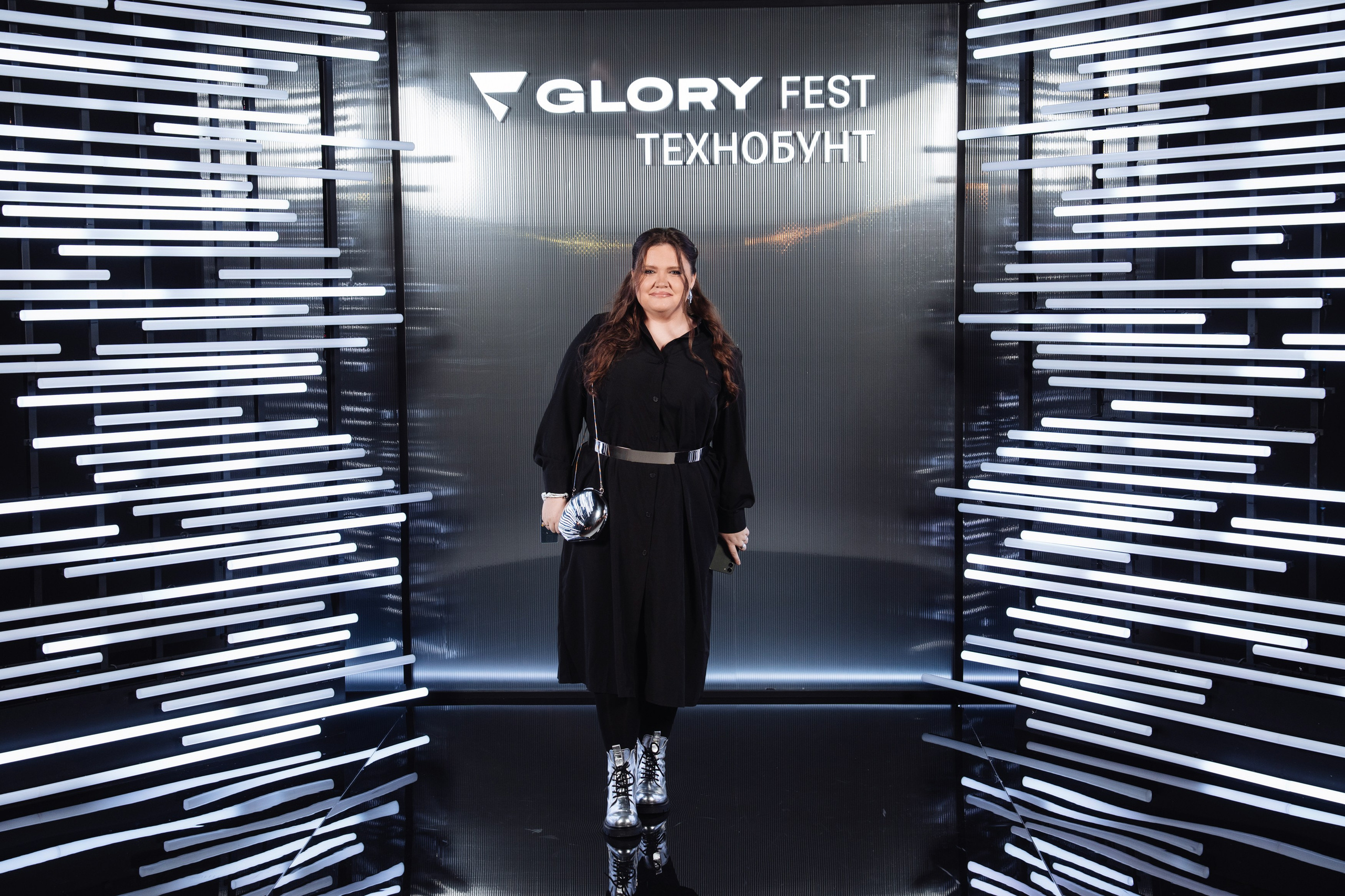 Glory 2025. Рекламный фотограф Москва — рекламная и бренд-съёмка | Polyakov