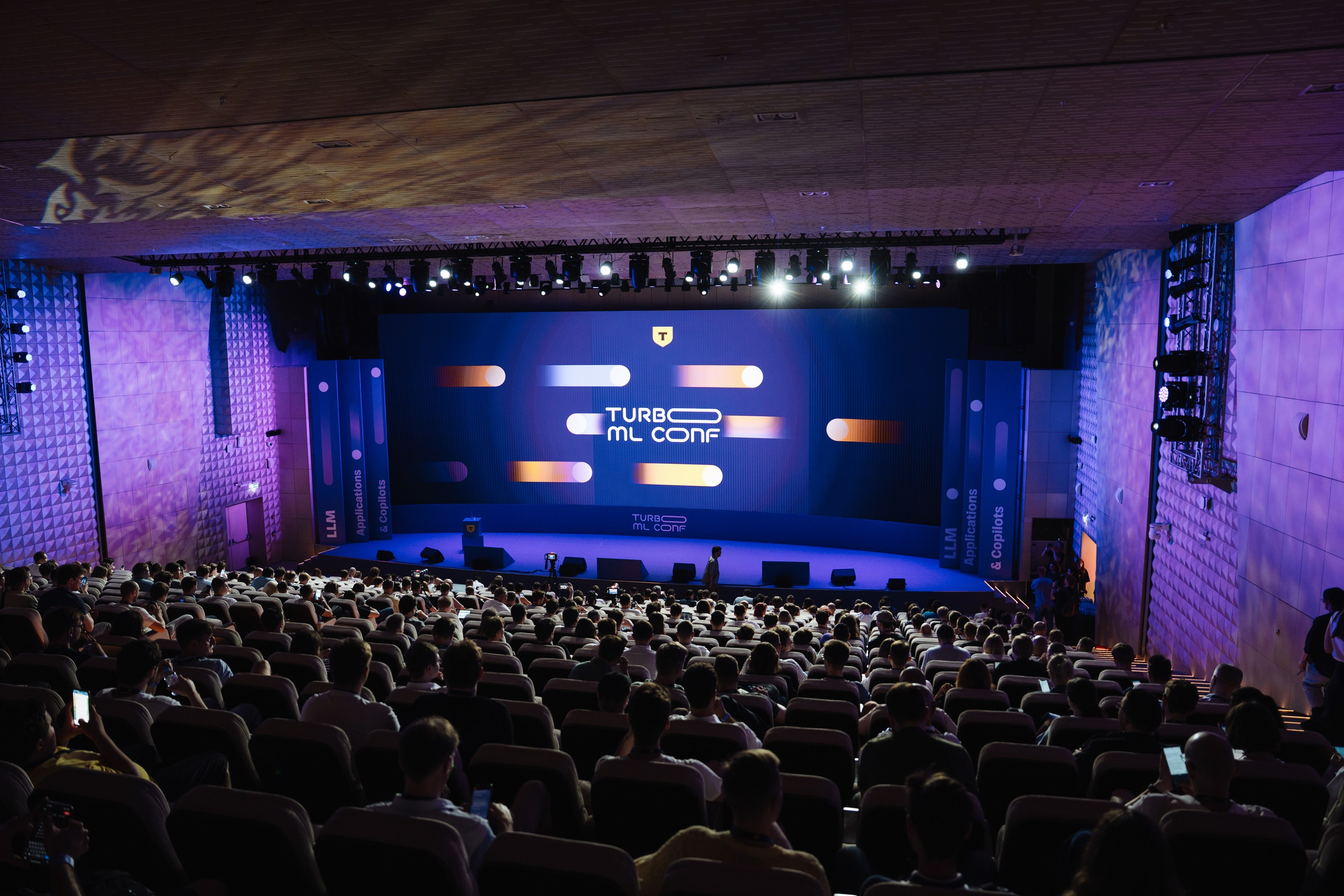 Turbo ML conf 2025. Рекламный фотограф Москва — рекламная и бренд-съёмка | Polyakov