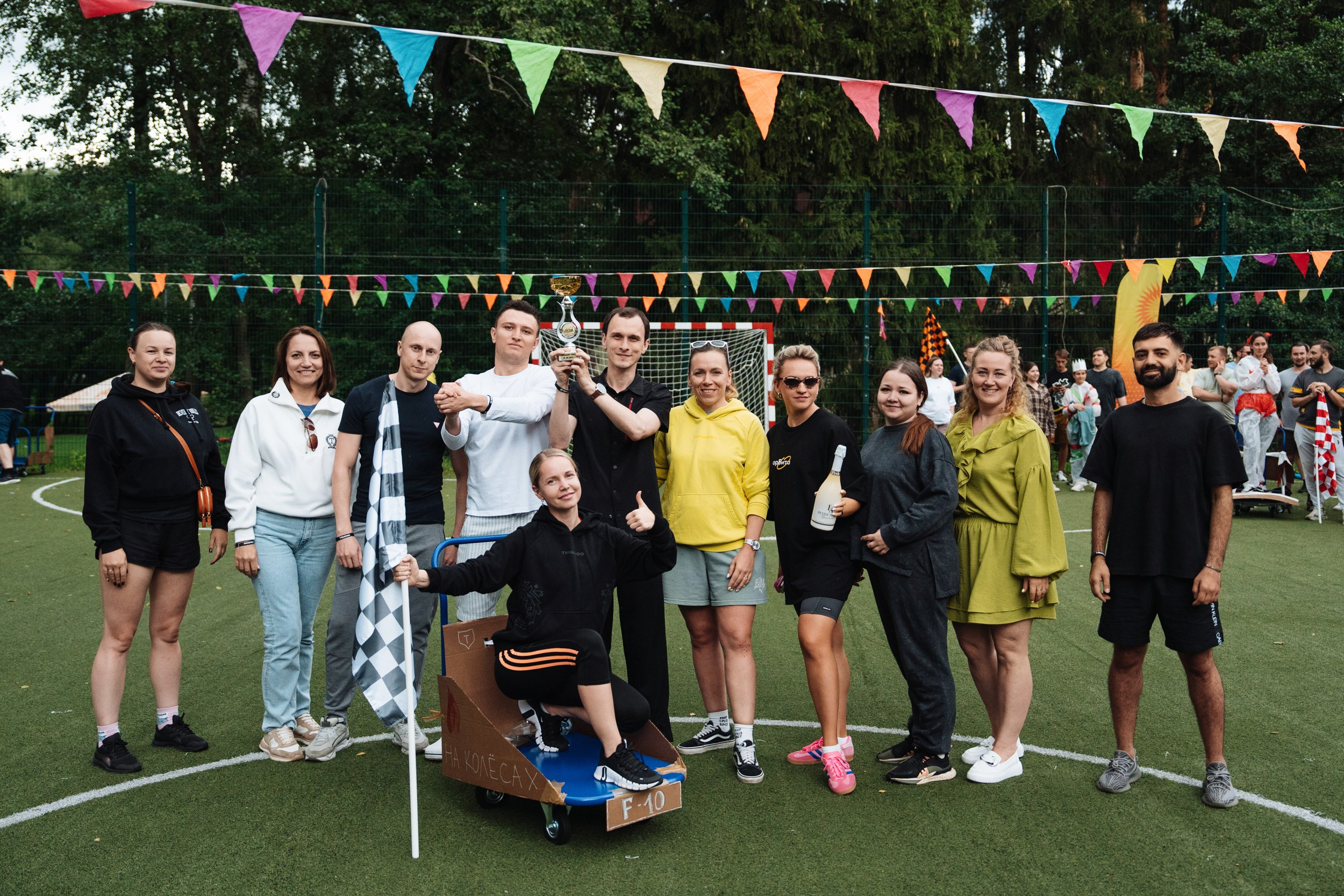 Summer corporate. Рекламный фотограф Москва — рекламная и бренд-съёмка | Polyakov