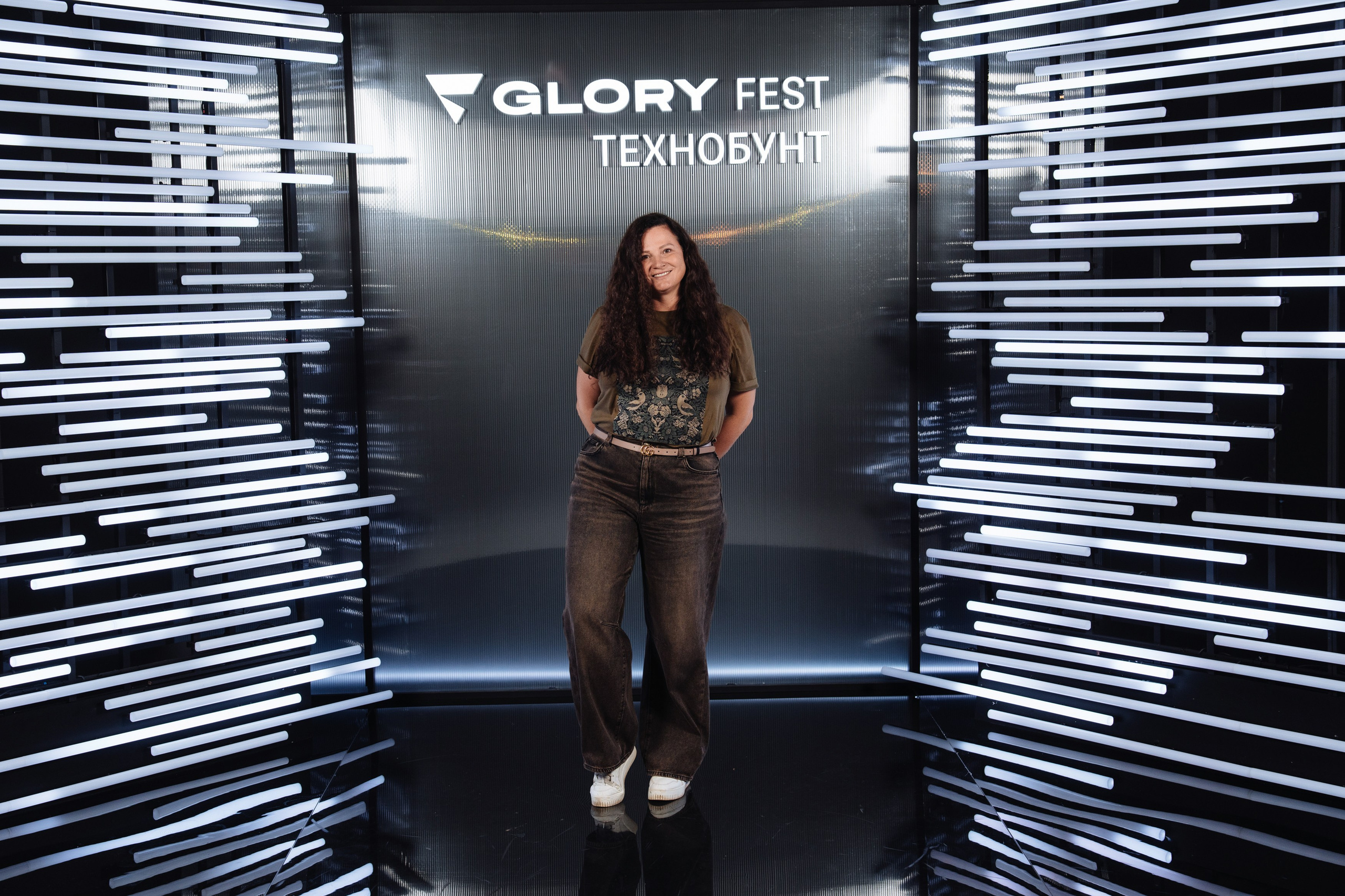 Glory 2025. Рекламный фотограф Москва — рекламная и бренд-съёмка | Polyakov