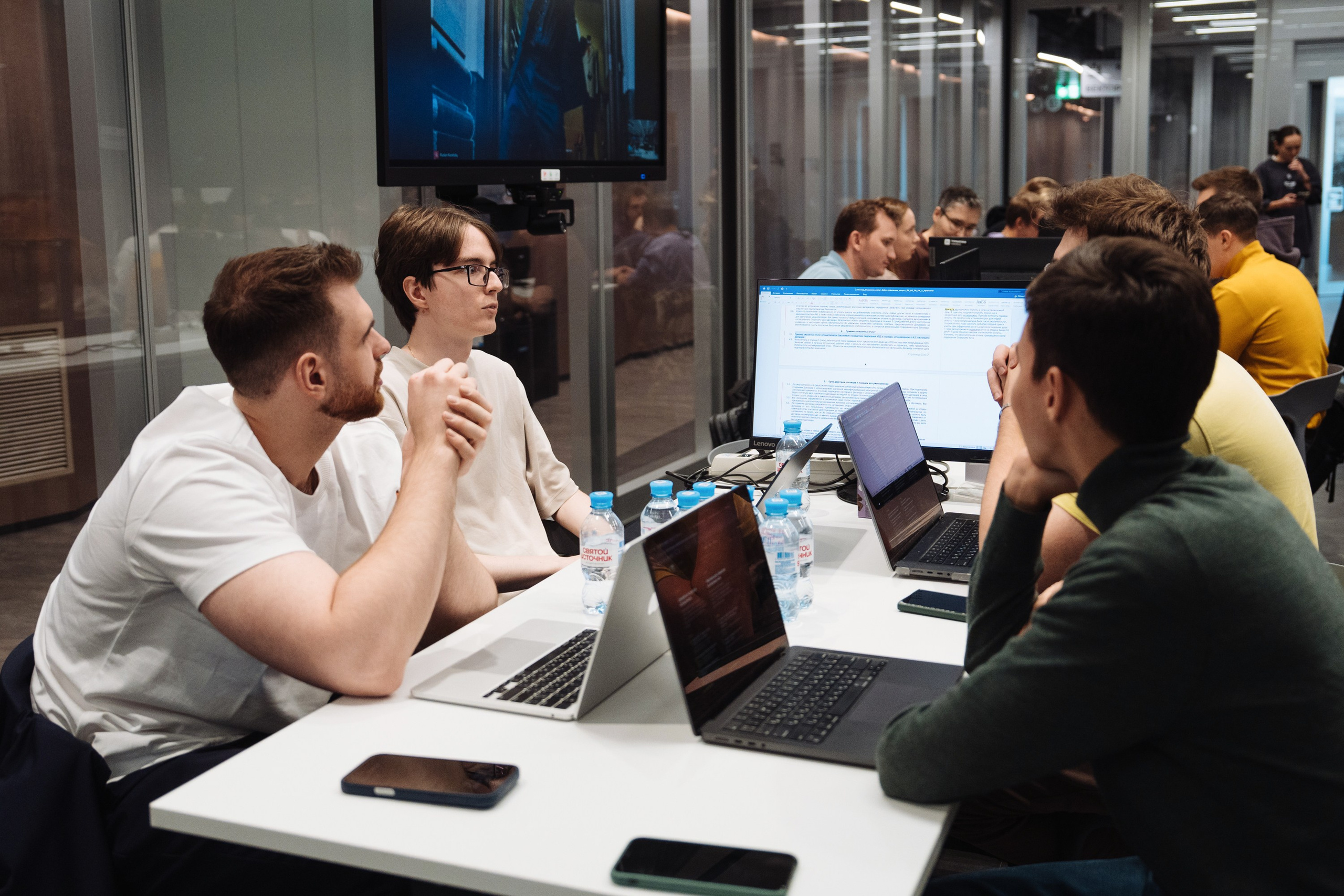 B2B Tech Day. Рекламный фотограф Москва — рекламная и бренд-съёмка | Polyakov
