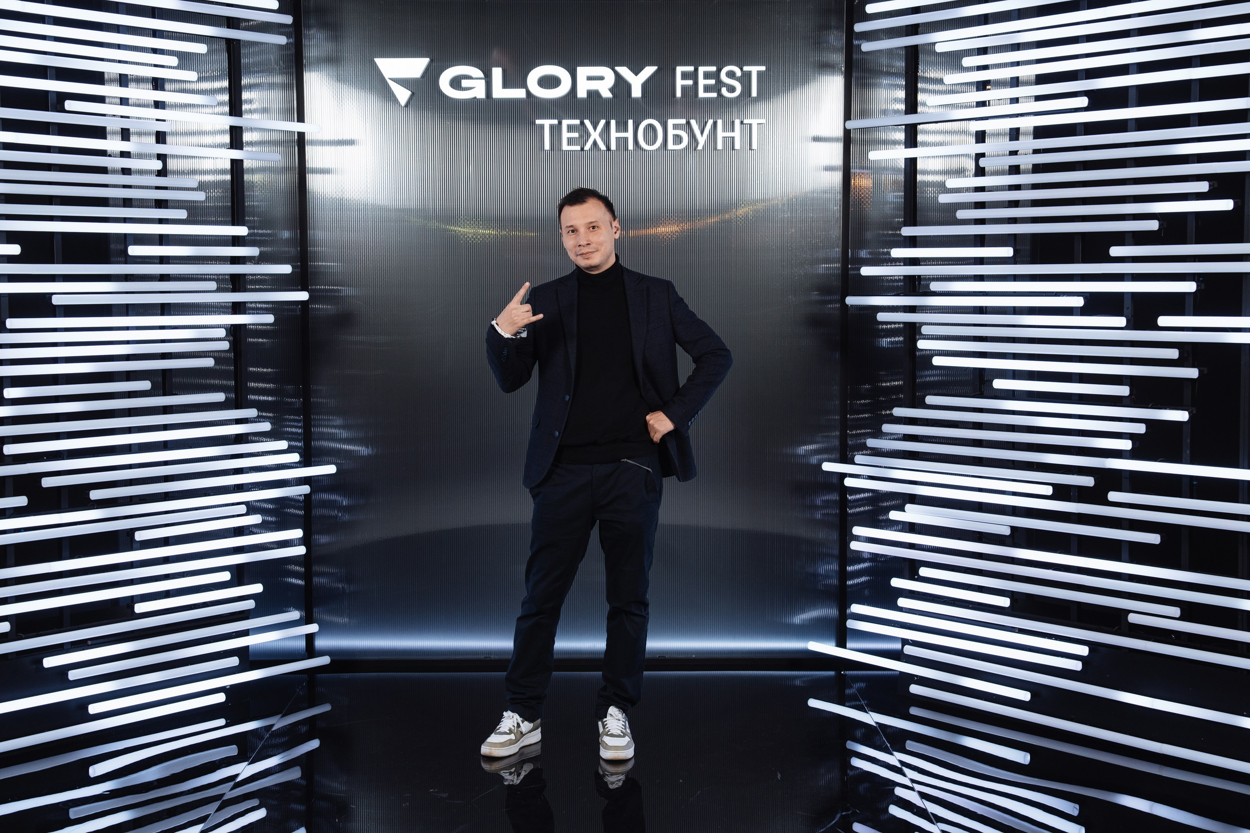 Glory 2025. Рекламный фотограф Москва — рекламная и бренд-съёмка | Polyakov