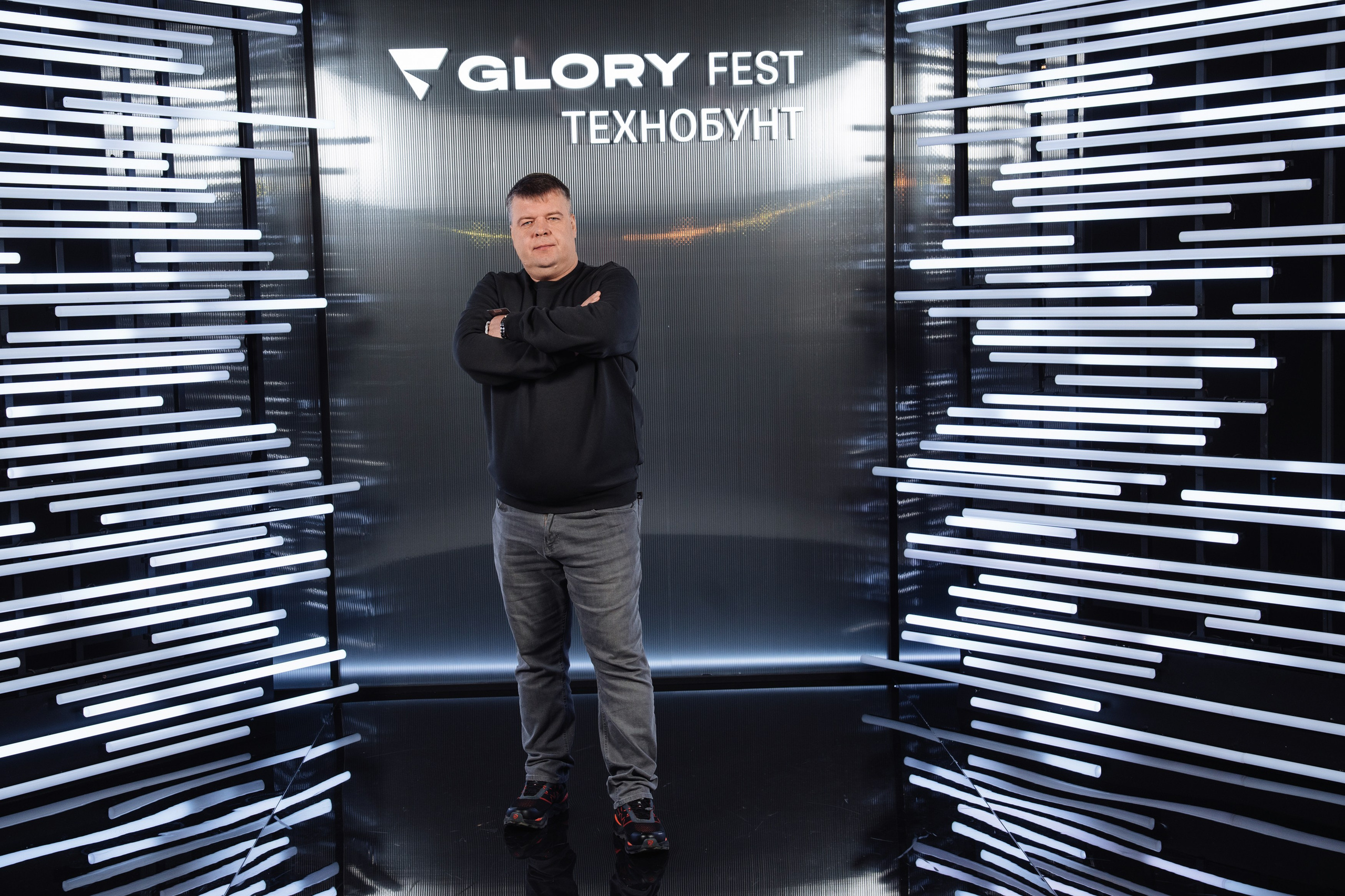 Glory 2025. Рекламный фотограф Москва — рекламная и бренд-съёмка | Polyakov