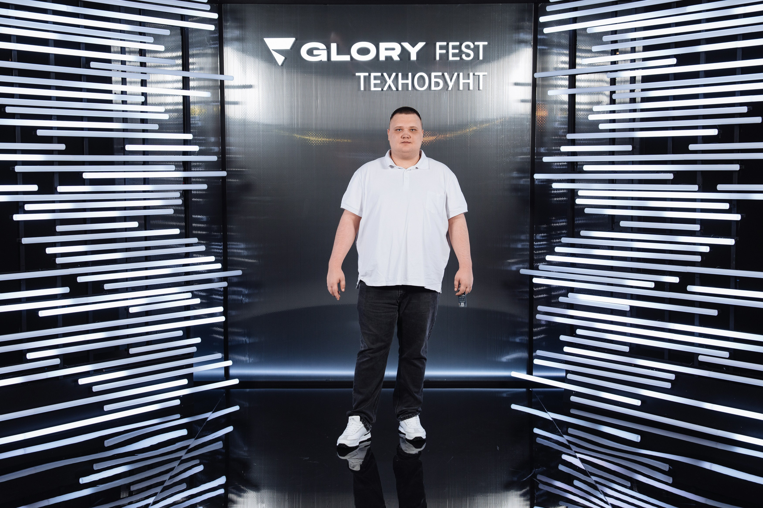 Glory 2025. Рекламный фотограф Москва — рекламная и бренд-съёмка | Polyakov