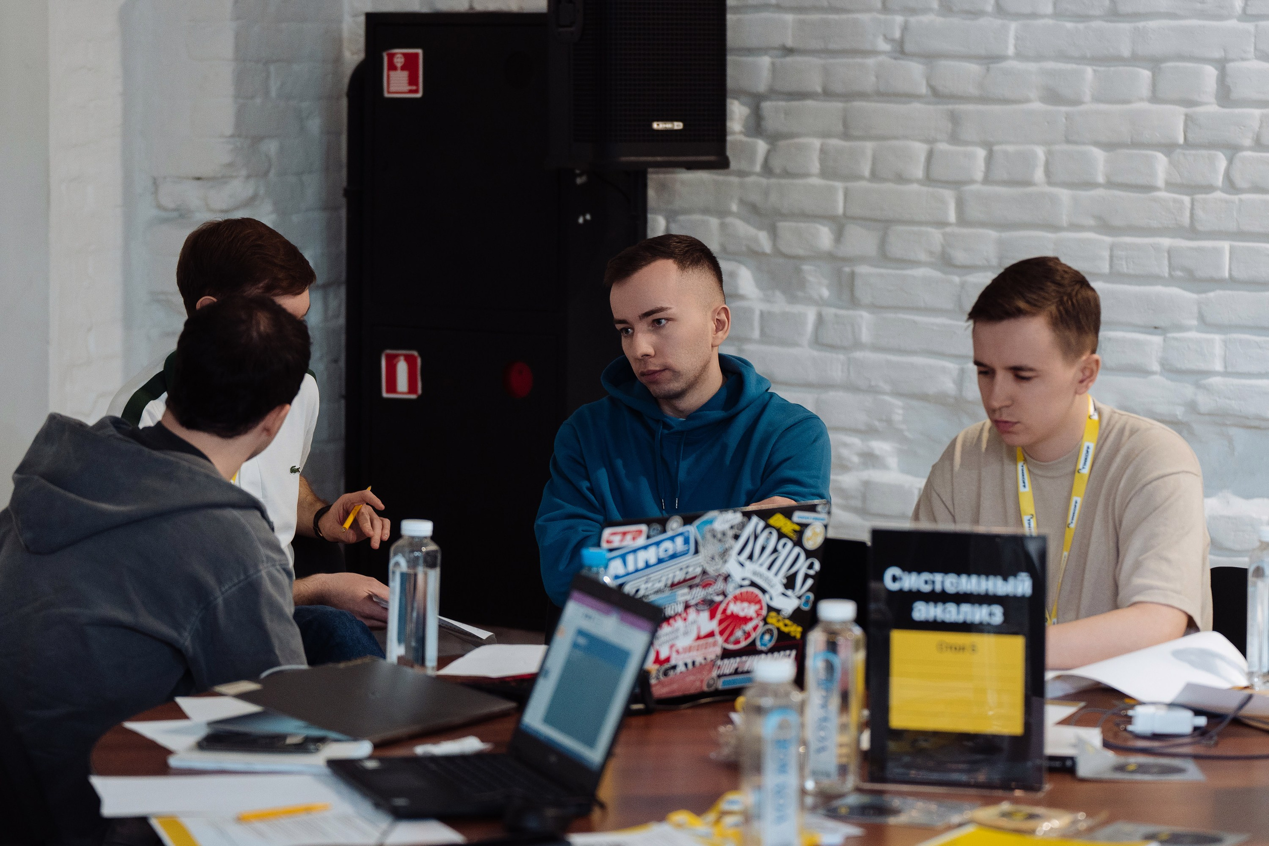 Tinkoff Solution Club. Рекламный фотограф Москва — рекламная и бренд-съёмка | Polyakov