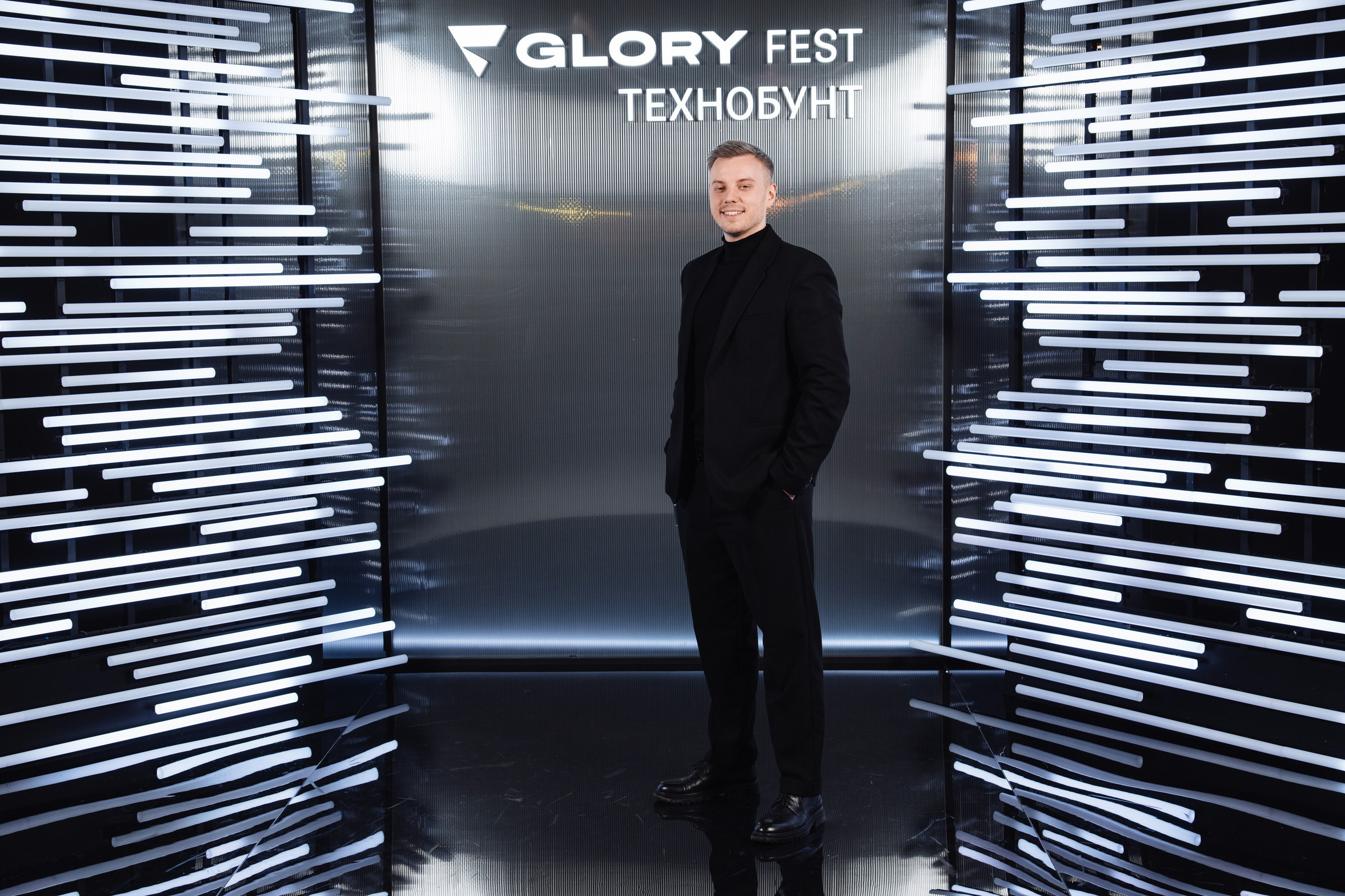 Glory 2025. Рекламный фотограф Москва — рекламная и бренд-съёмка | Polyakov
