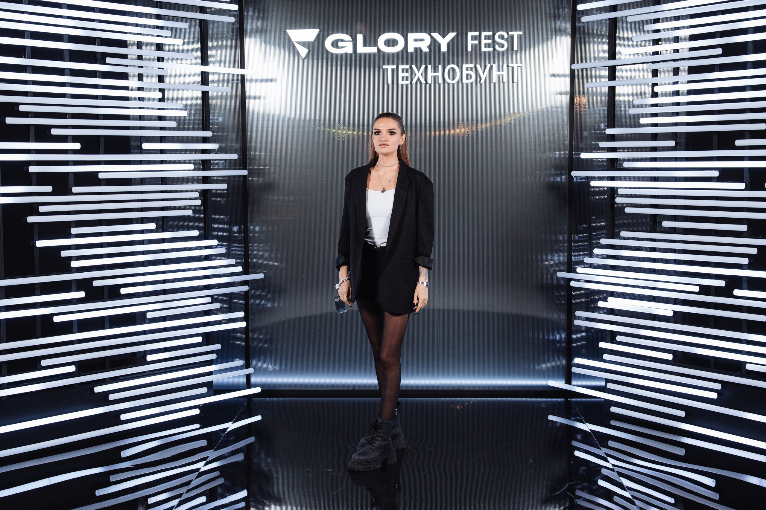 Glory 2025. Рекламный фотограф Москва — рекламная и бренд-съёмка | Polyakov