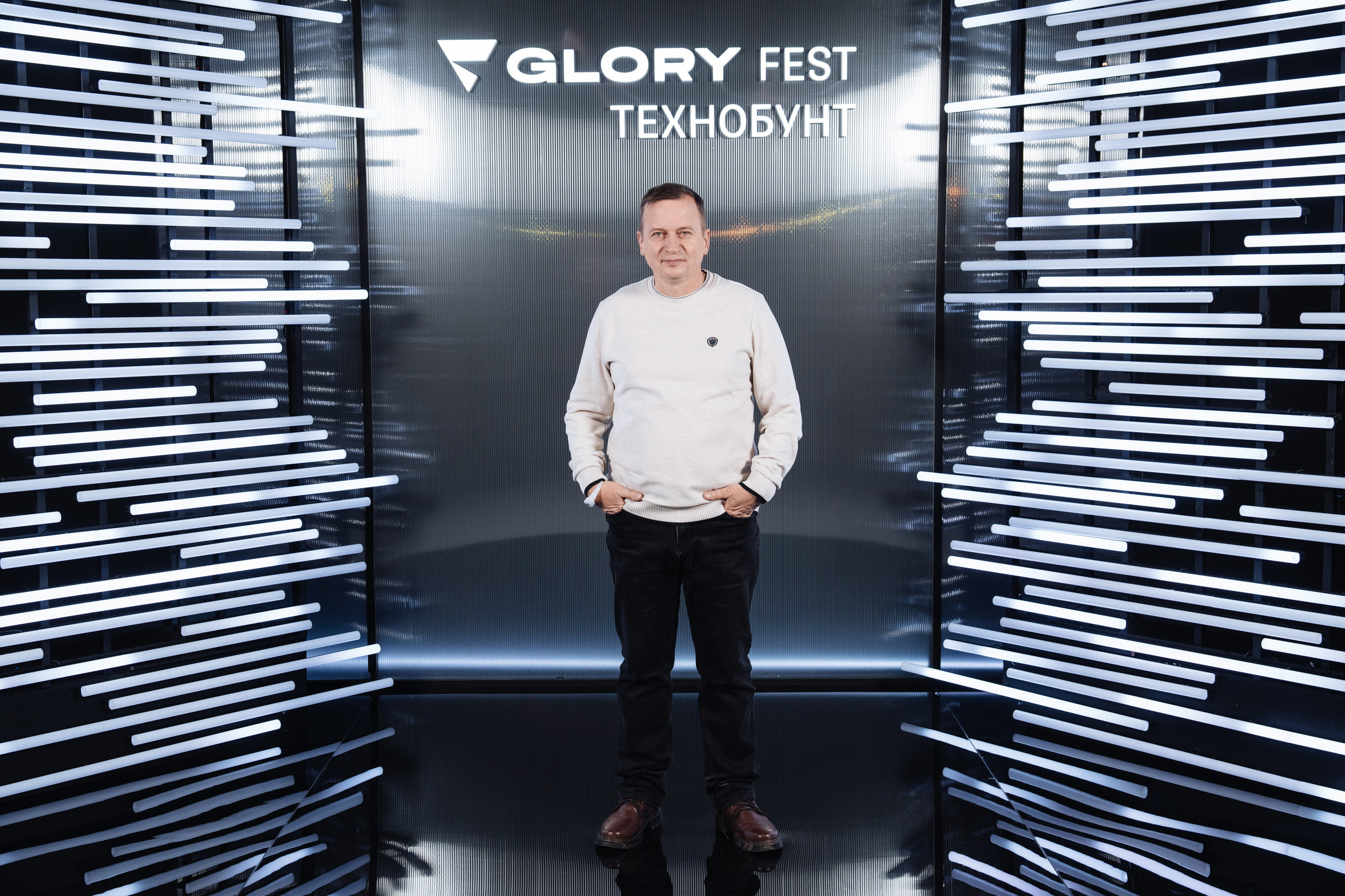 Glory 2025. Рекламный фотограф Москва — рекламная и бренд-съёмка | Polyakov